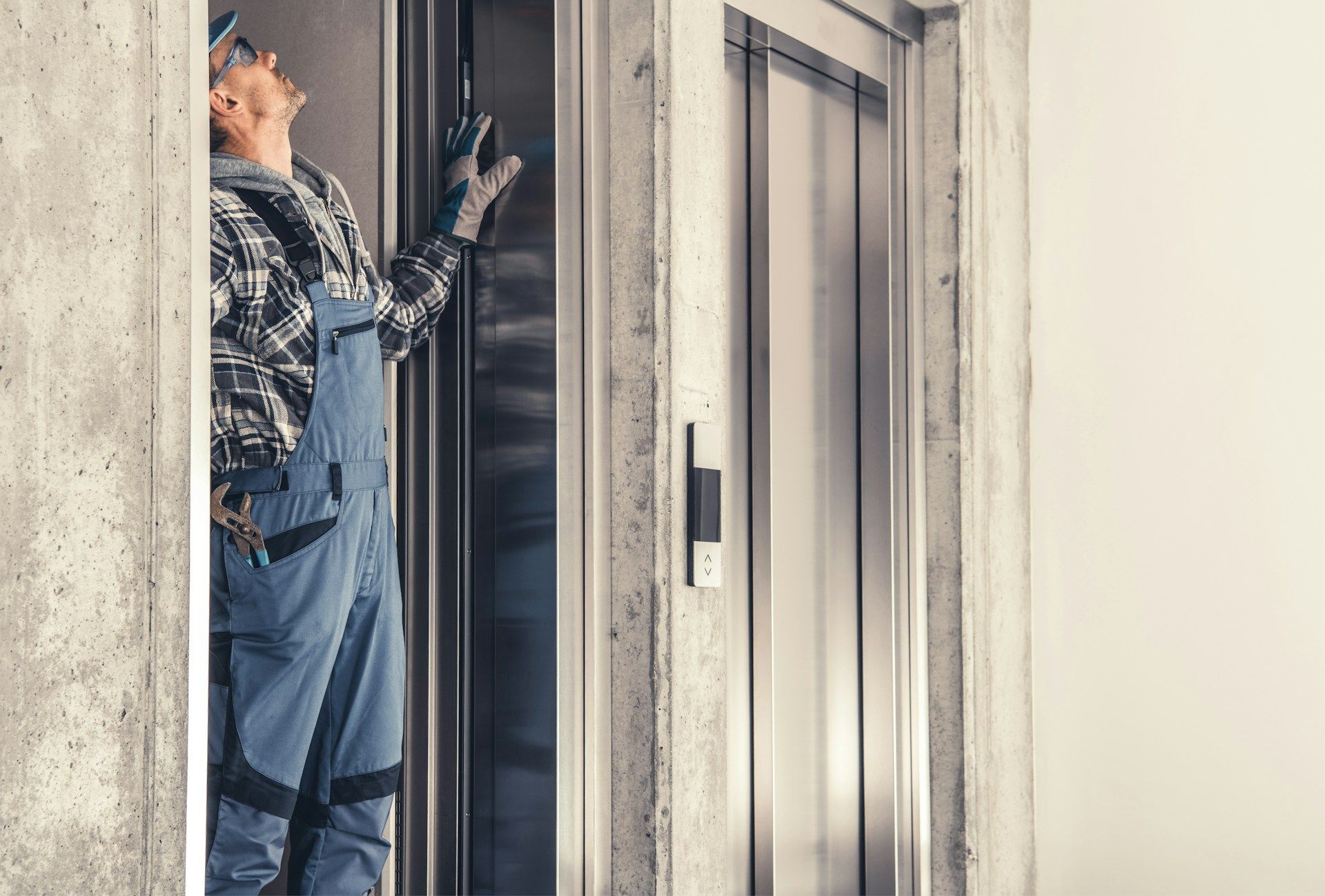 elevator maintenance
