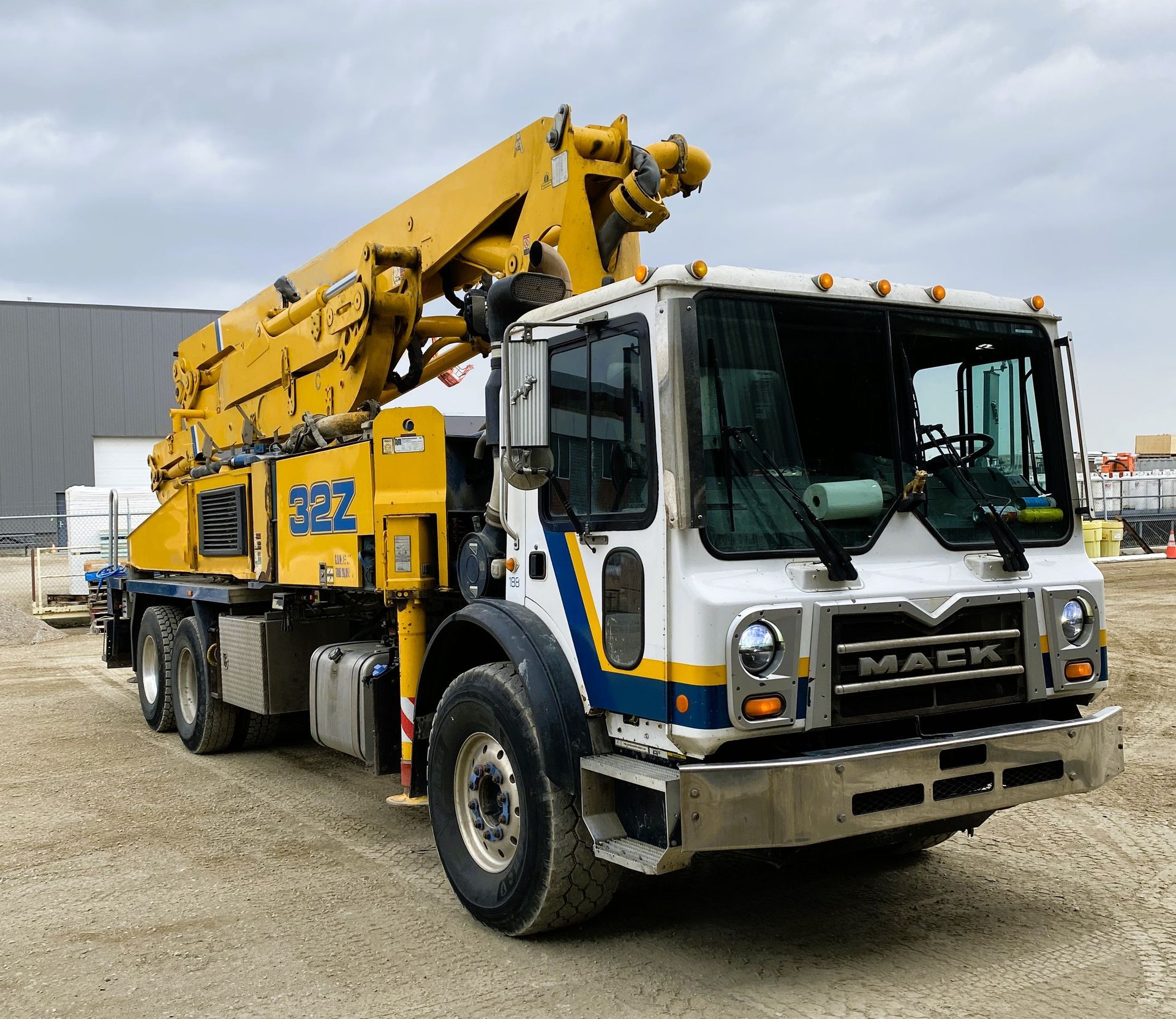 Used 2014 Putzmeister 32m Concrete Pump for Sale