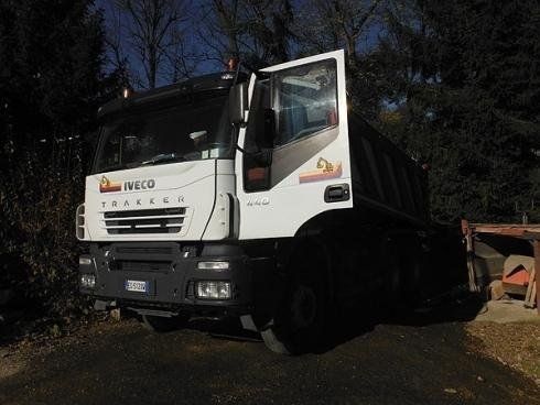 Camion per movimentazione terra a Como