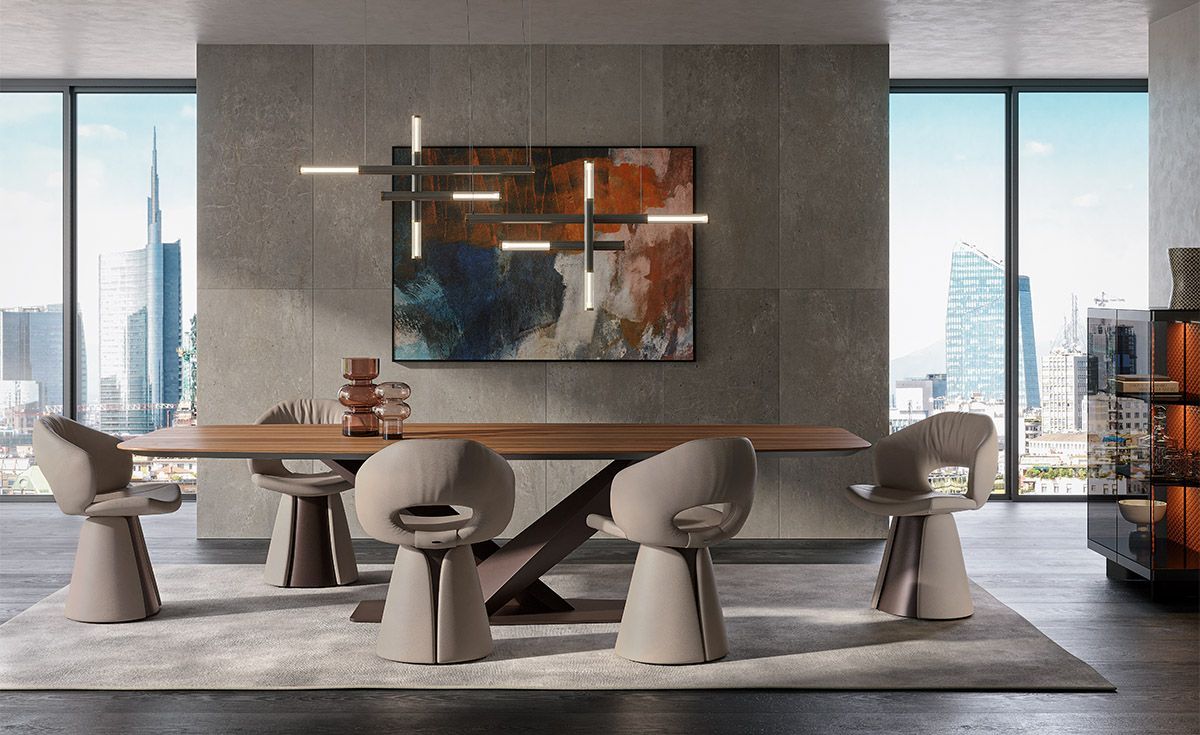 Comedor moderno con mesa redonda, sillas esculturales, arte en las paredes y vistas panorámicas de la ciudad.