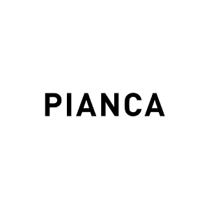 Texto negro “PIANCA” sobre fondo blanco