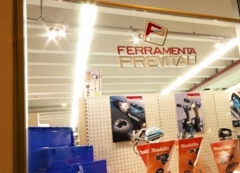 ingresso di un ferramenta