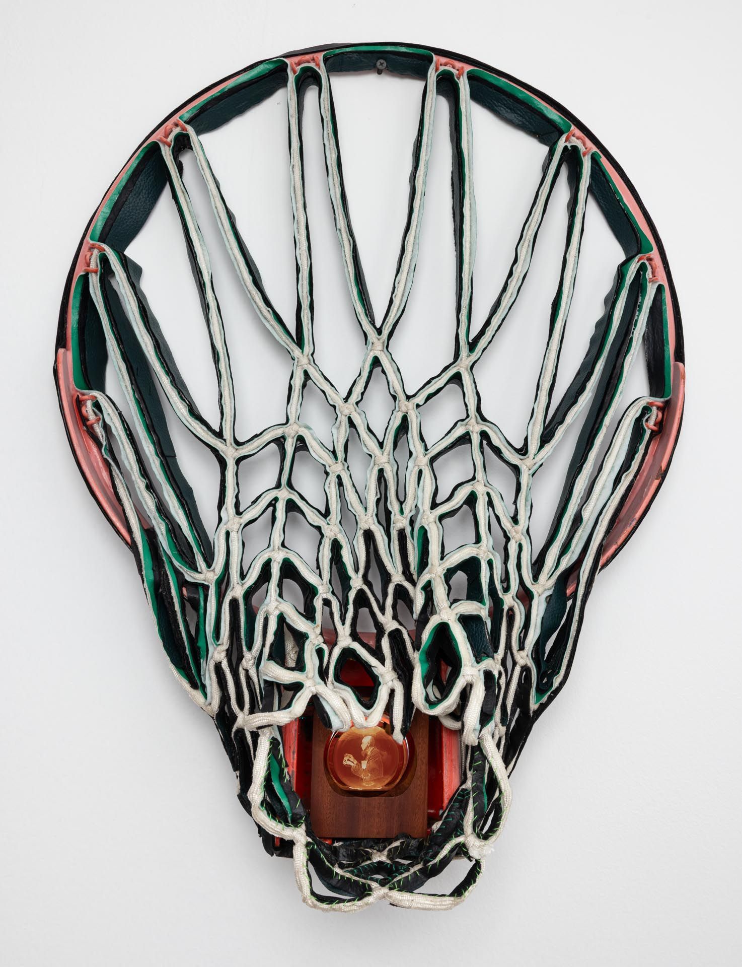 Alicia Piller, Gravitational Frame
