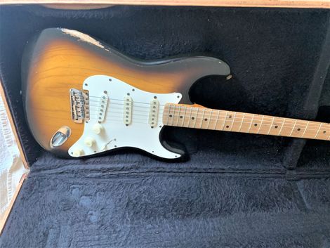 vintage guitar 1