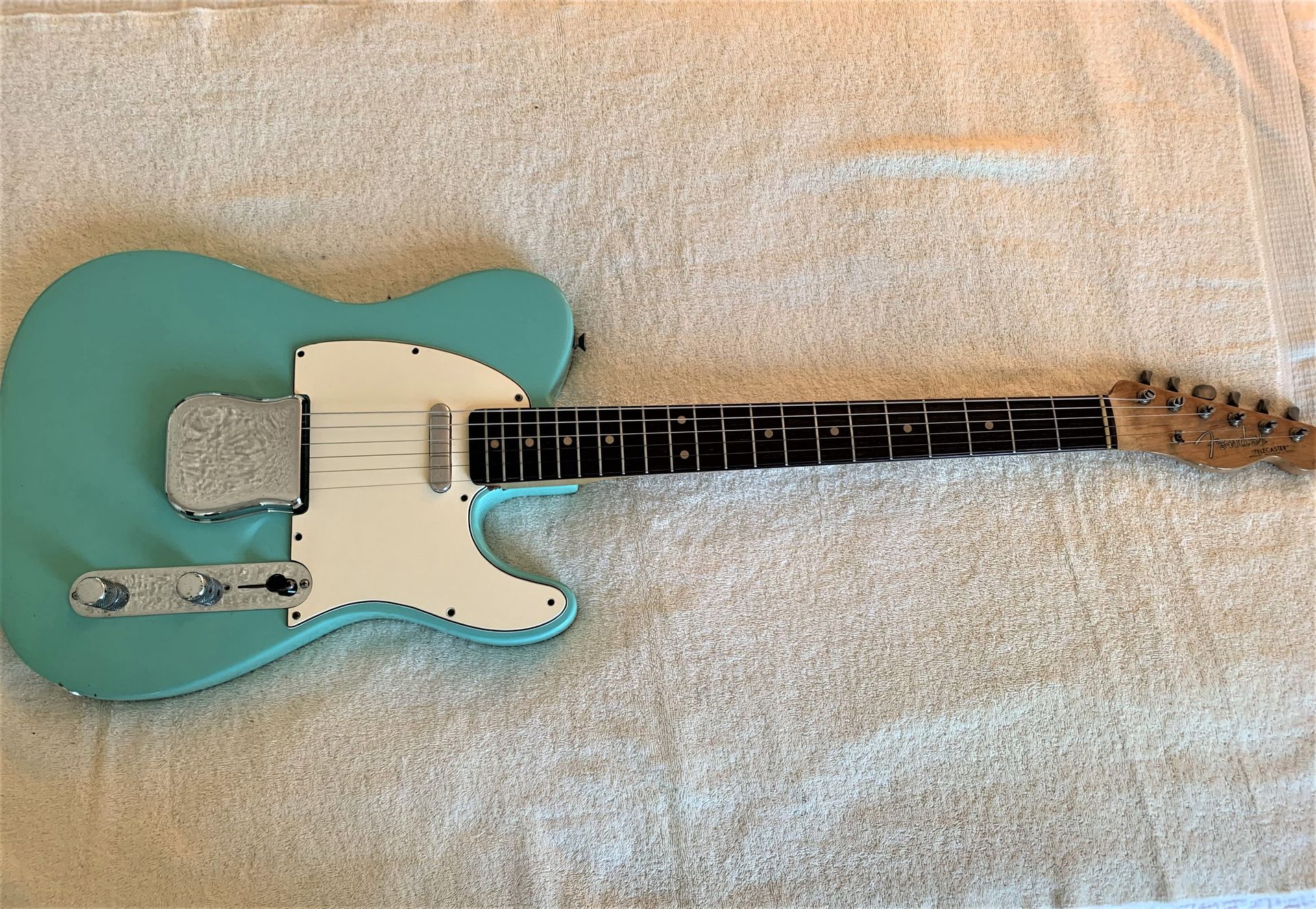 vintage guitar 1