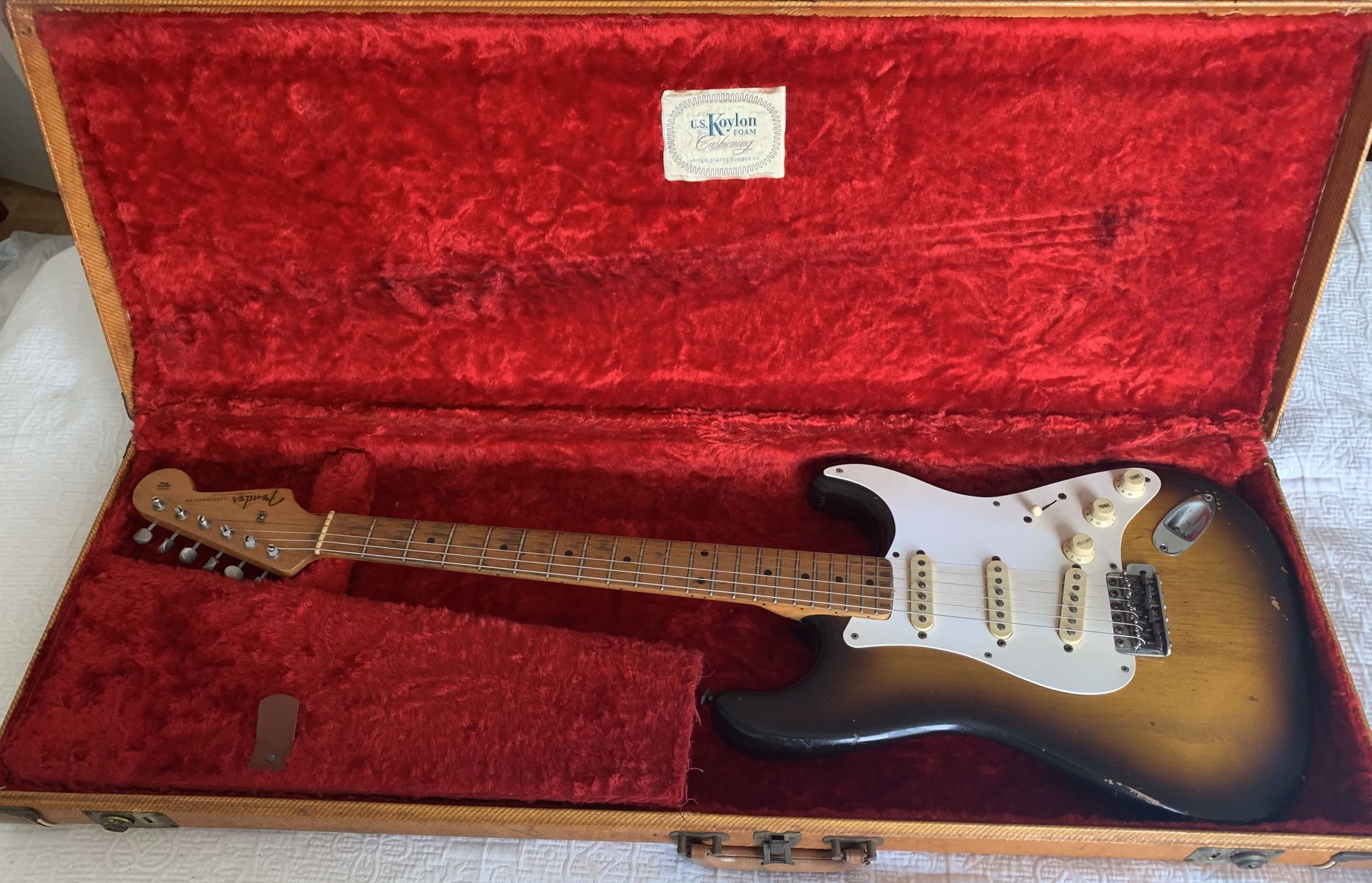 vintage guitar 1