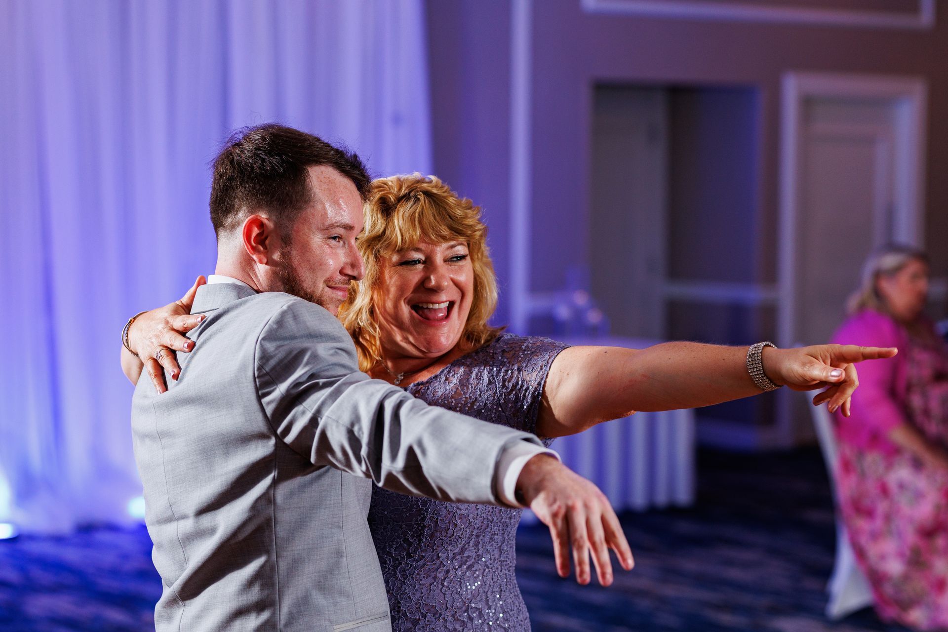 groom dancing with mom during reception at hotel Plymouth 1620