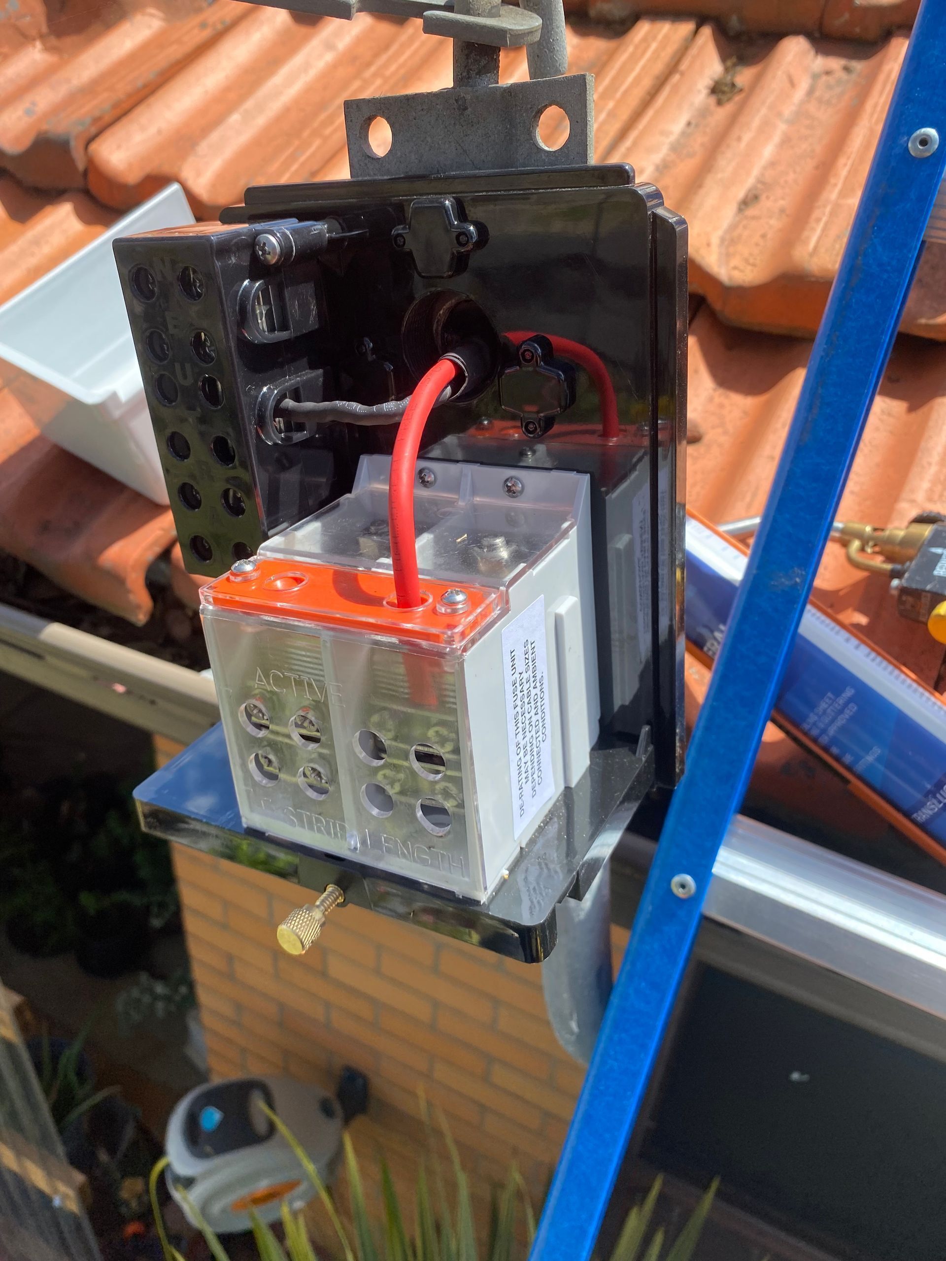 Single phase overhead fuse box FOLCB