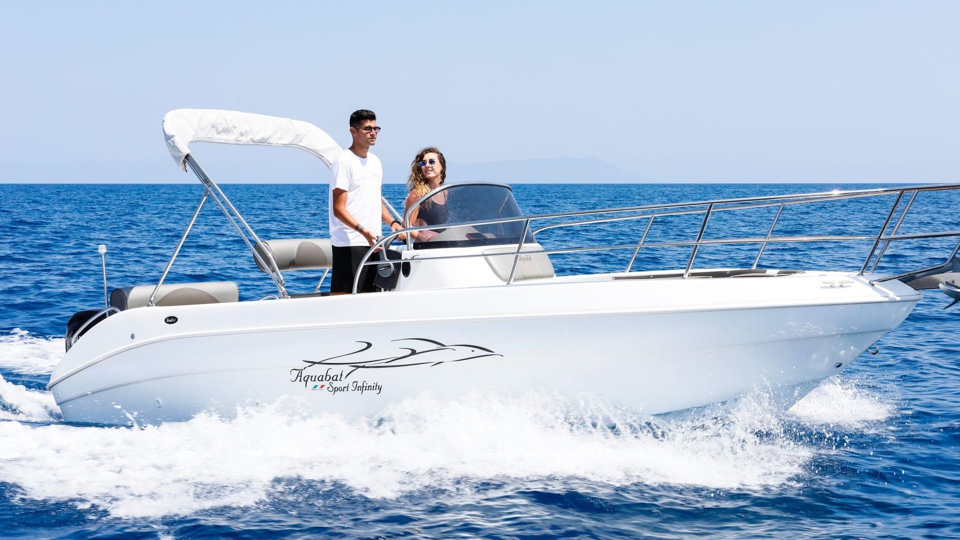 Una bella carena, ampio prendisole, spazi a sufficienza e tanto confort, ecco la descrizione perfetta per lo Sport Infinity 21.
Le sue dimensioni posso ingannare, ma a bordo c’è tutto quello che serve per andar per mare e divertirsi.
La possibilità di poter aggiungere in cabina un wc chimico o elettrico, oltre ai già di serie lavello e fornello completano questa barca rendendola unica.
La possibilità di poter aggiungere in cabina un wc chimico o elettrico, oltre ai già di serie lavello e fornello completano questa barca rendendola unica.
CARATTERISTICHE TECNICHE
Motorizzazione:FUORIBORDO
Lunghezza f.t. cm:650
Larghezza max cm:233
Potenza HP:75-150 (max peso motore 220kg)
Peso senza motore:800 KG
Persone:8
Materiale:VETRORESINA
Omologazione:CE C
ACCESSORI DI SERIE
asta 360°
carena bianca
cucina e lavello
cuscineria completa
delfiniera
doccia
falchette di poppa in legno
impianto carburante
luci di via
musone di prua
parabrezza
pompa di sentina
quadretto interruttori
scaletta bagno
supporto tavolo telescopico
volante con timoneria mono cavo
OPZIONALE
bussola
cuscineria lux
eva teak
flex teak
impianto banchina
impianto stereo
inverter
luci a led
oblò
passo uomo
porta canna
scafo colorato o striscia laterale colorata
tendalino
telo copri scafo
telo consolle
timoneria idraulica
tromba
verricello elettrico
wc chimico
wc elettrico