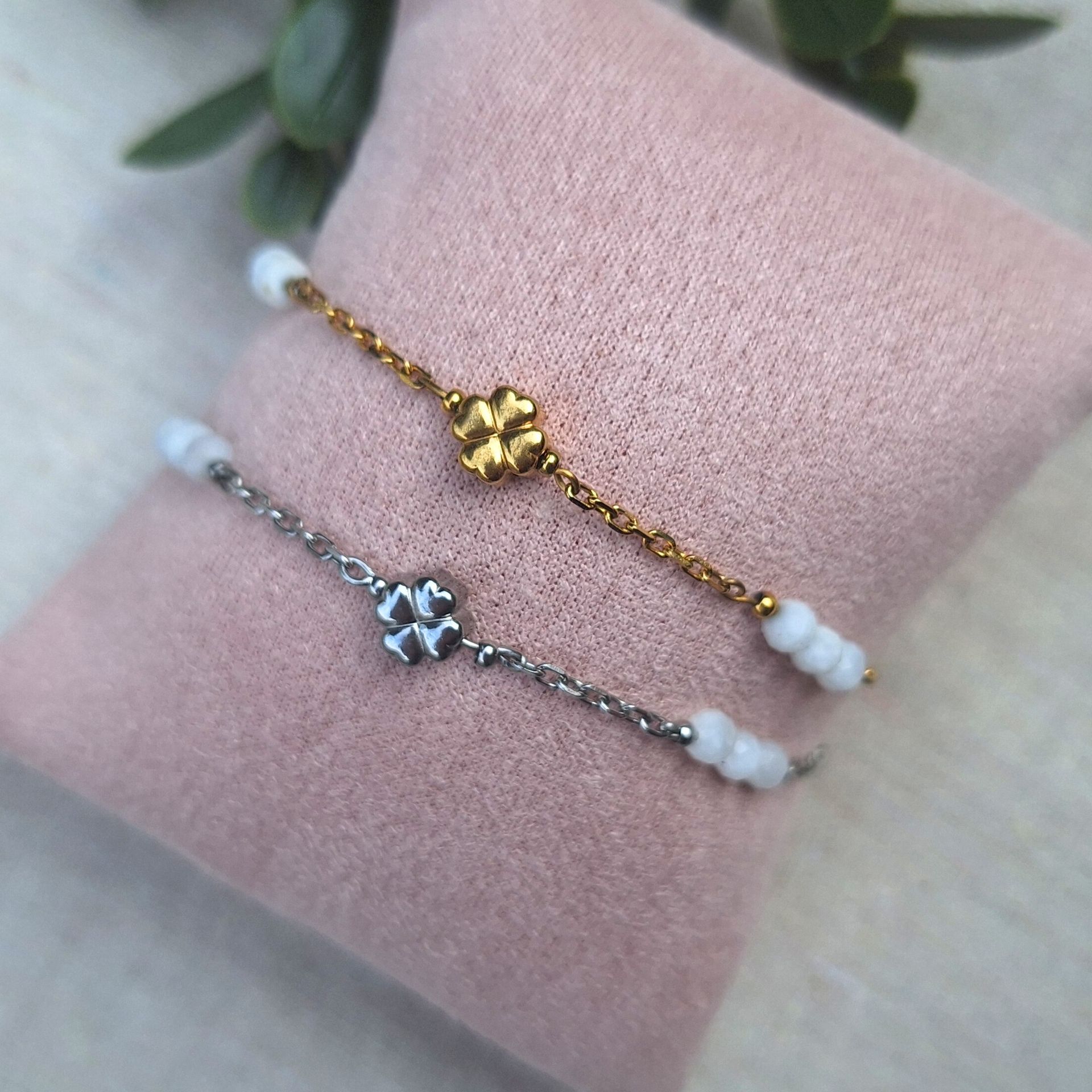 IVF armband