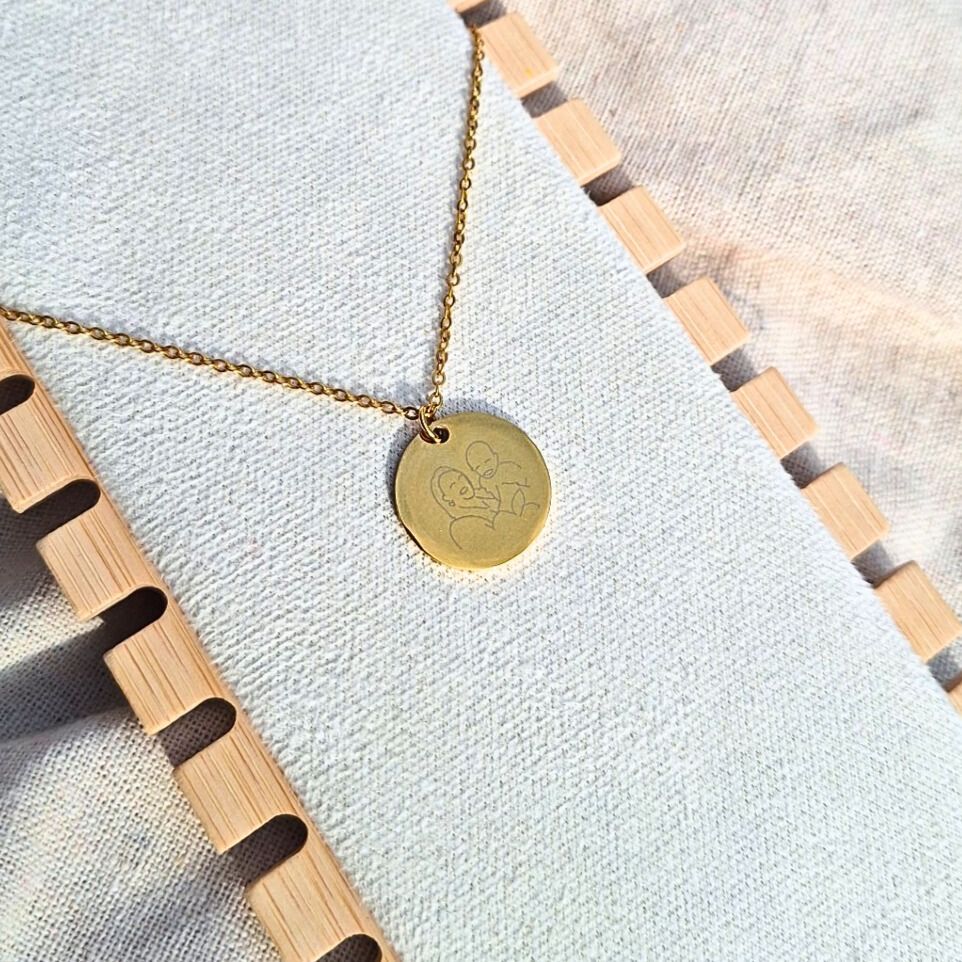 CAPTURED LINE NECKLACE