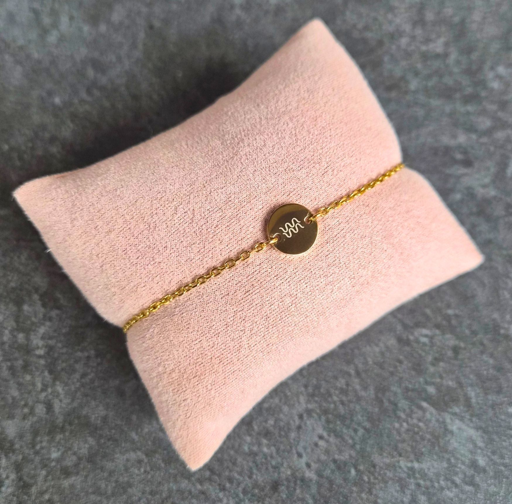 Sterrenbeeld gravure op armband