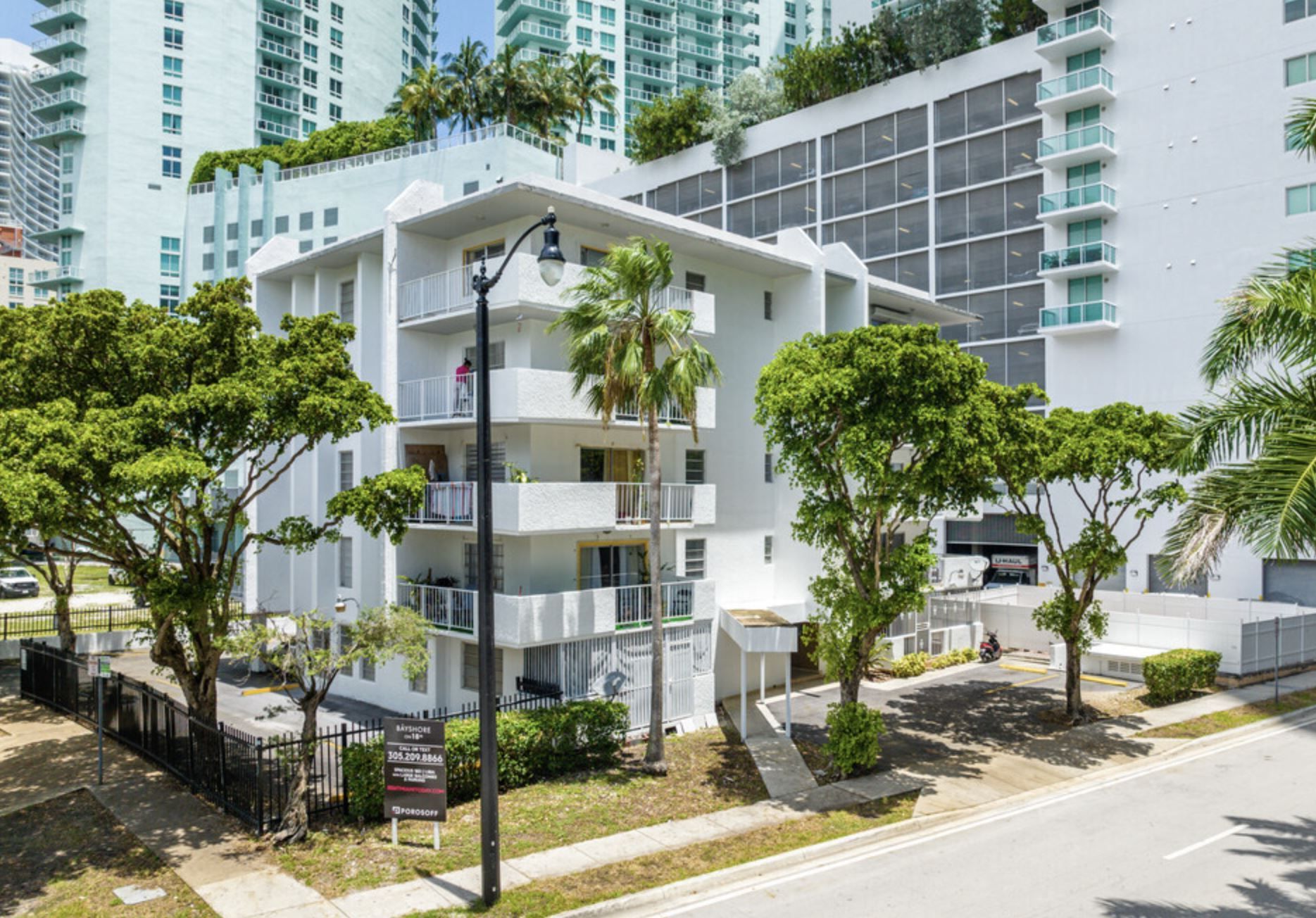 435 NE 23 ST Exterior