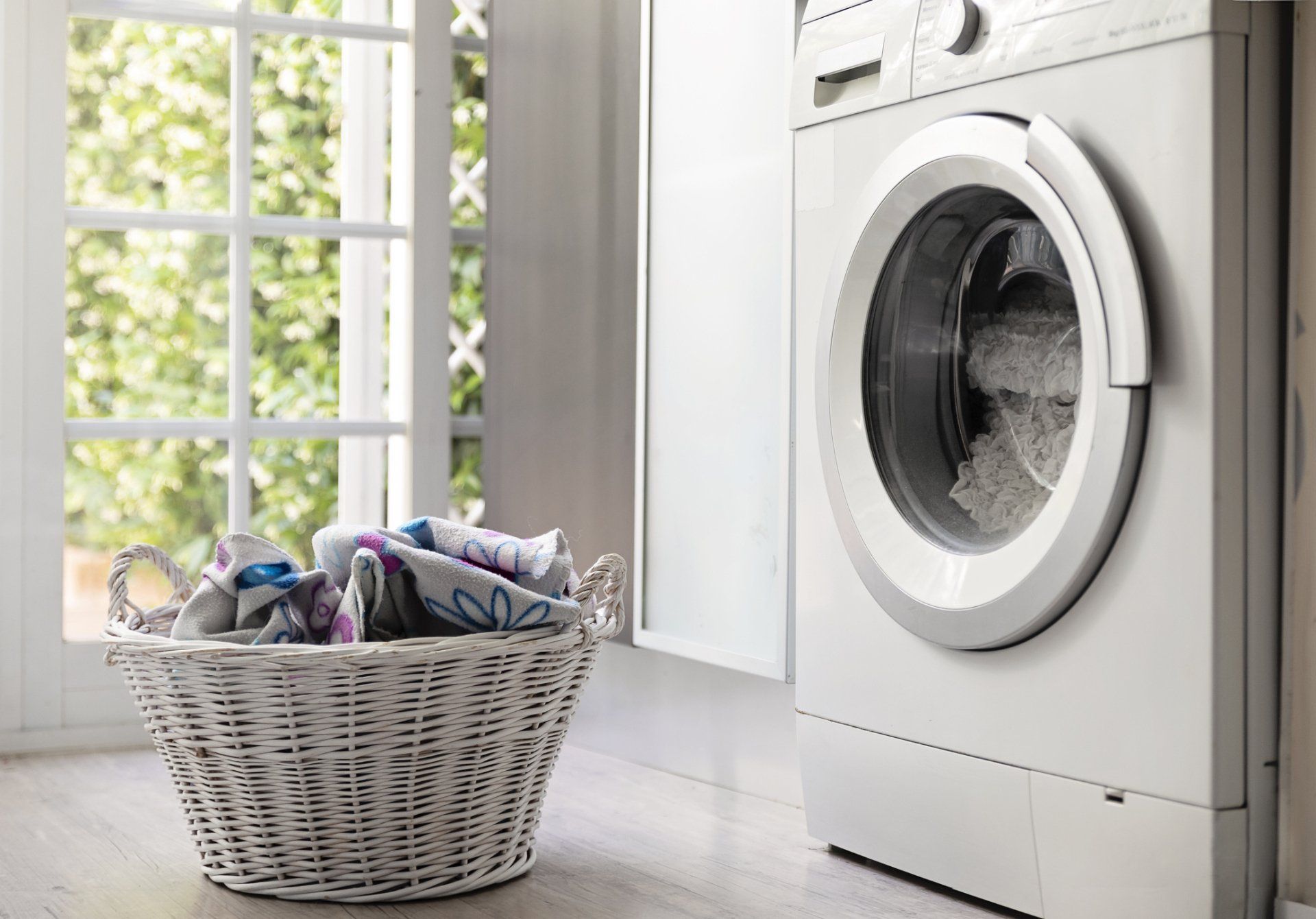 Laundry Machine And Basket - Melbourne, VIC - Oneday Laundry Laundry Machine And Basket - Melbourne, VIC - Oneday Laundry