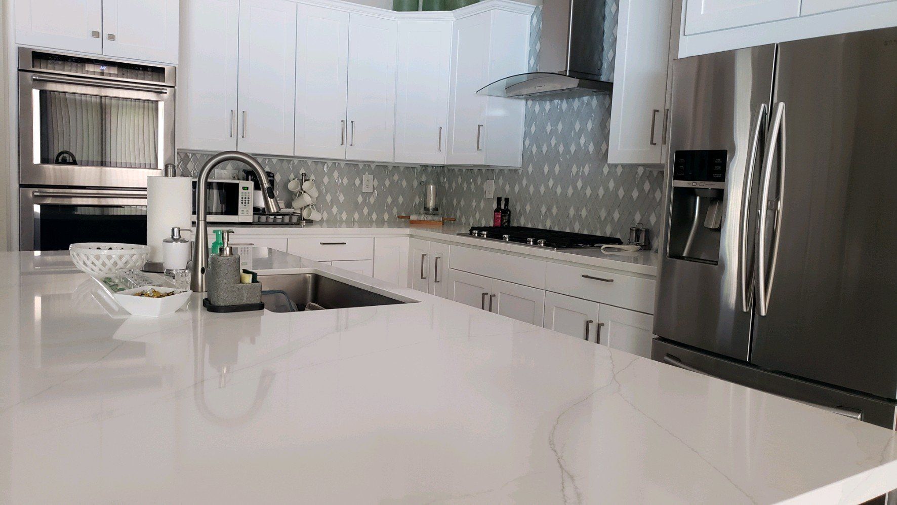 Quartz kitchen countertops