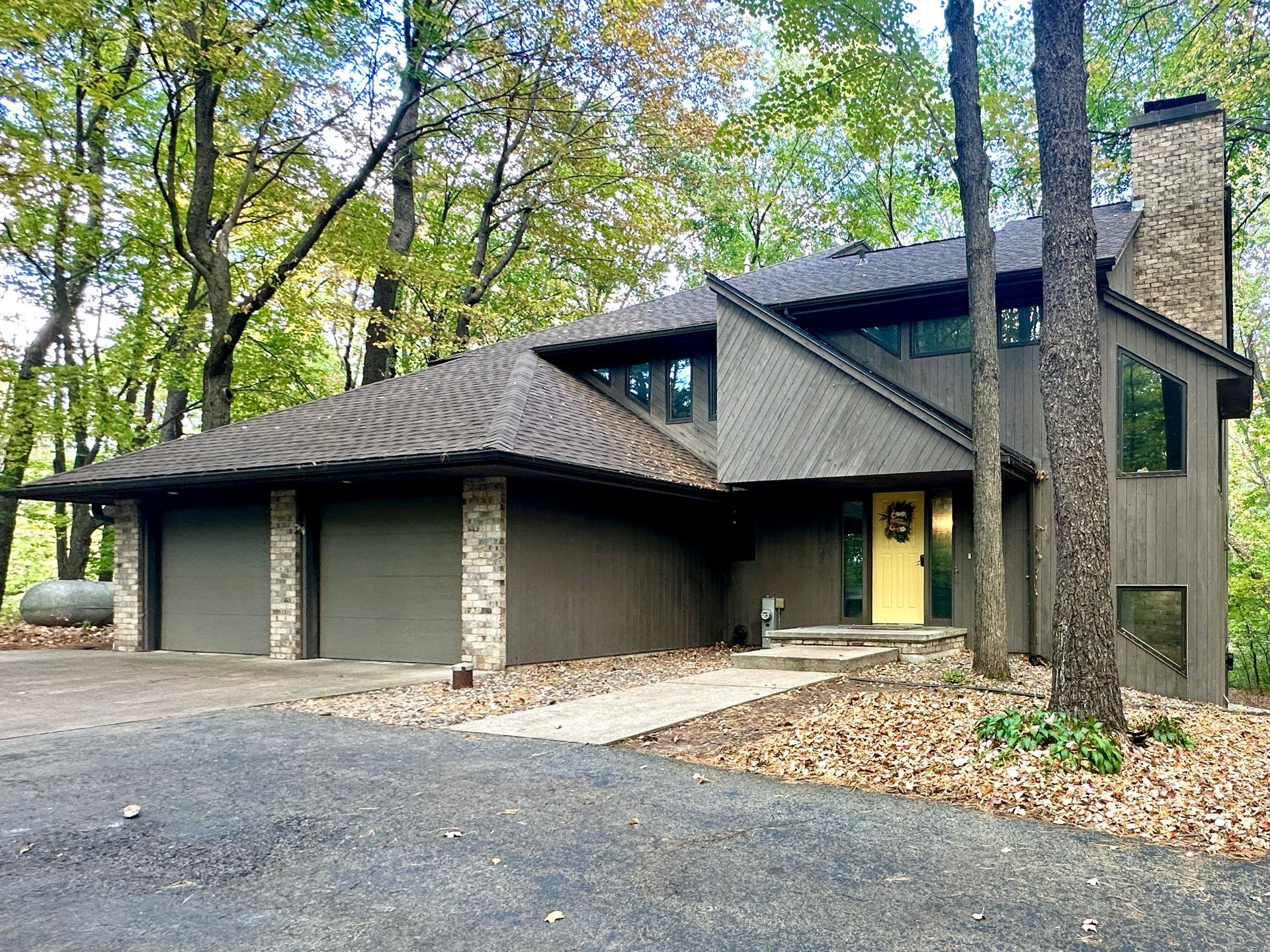 Badgerland Restoration & Remodeling residential general contractor Weyauwega Wisconsin roof replacement after photo 