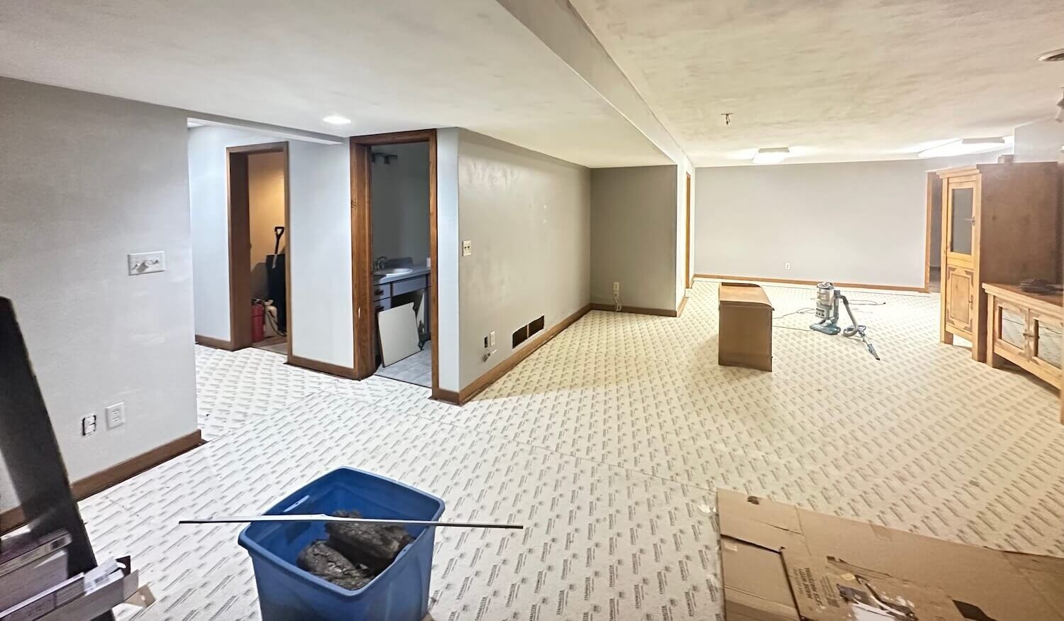 Septic over flow, water loss home insurance claim and repair contractor. Flooring replacement New London WI