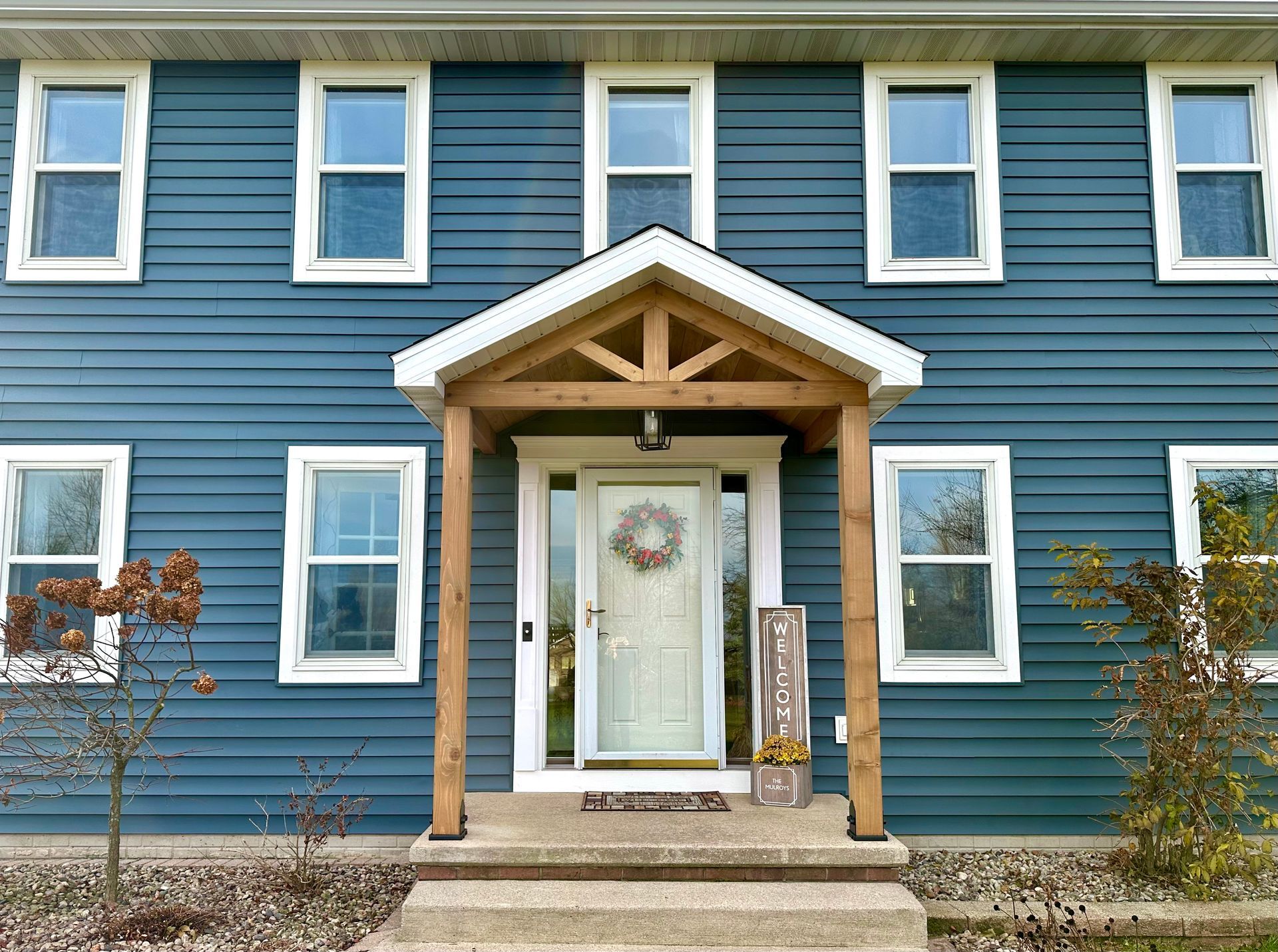 Roofing contractor Hortonville WI Siding Replacement Norandex Cedar Knolls D5 Deep Water Front Porch Addition