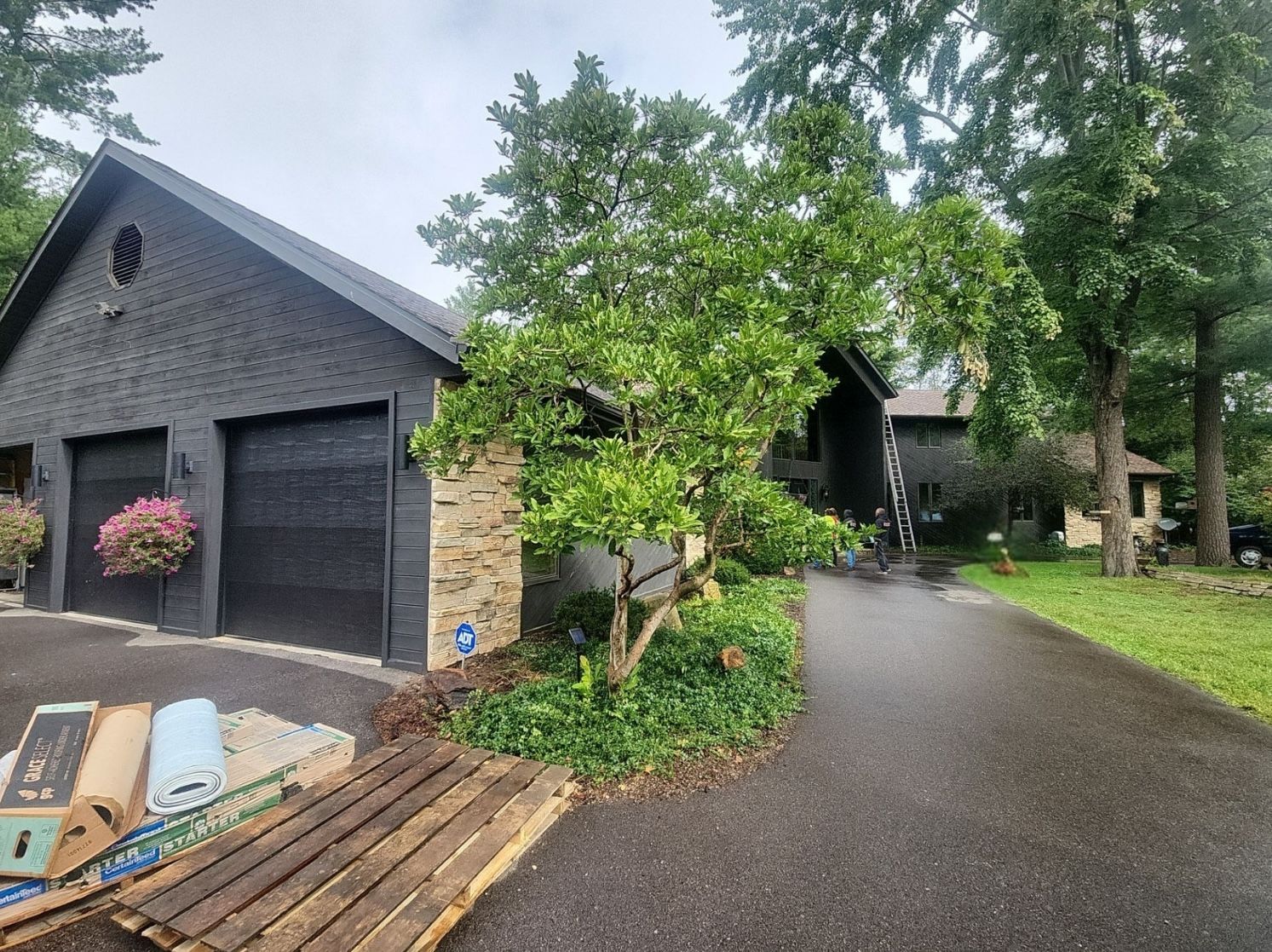 Best roofing company and expert roofers in Poy Sippi WI specializing in roof repair and replacement, storm damage restoration