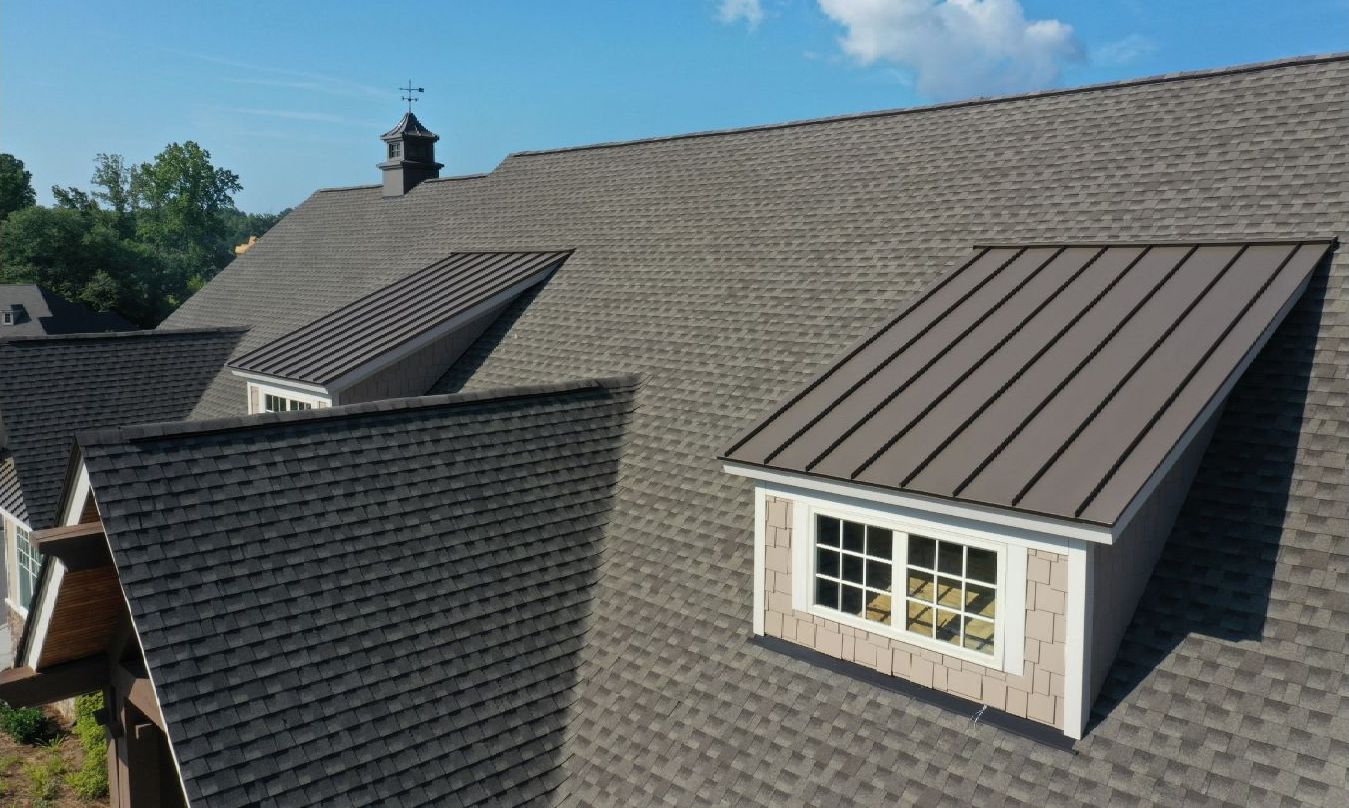 Roof repair and replacement contractor in Greenville, WI