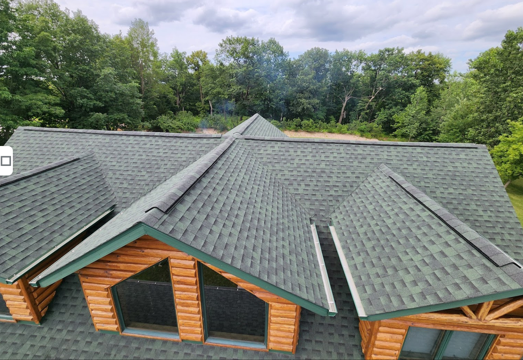Best roofer in Necedah Wisconsin. Metal and shingle roof replacement contractor in Central Wisconsin