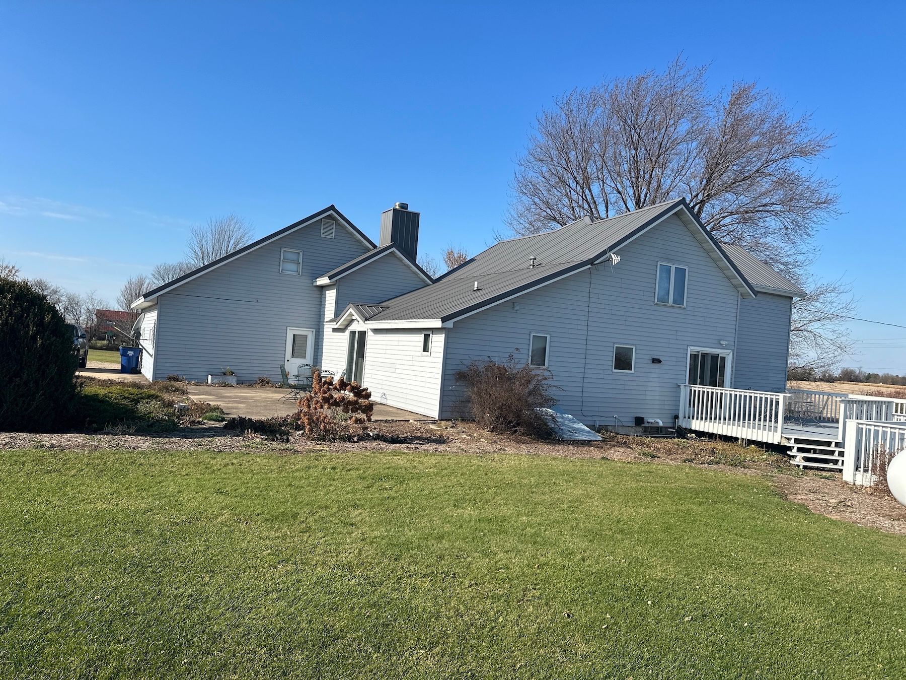 Residential Siding & Window Replacement, Norandex D5 Graphite 2024, Hail Damage Restoration in Hortonville WI before & after