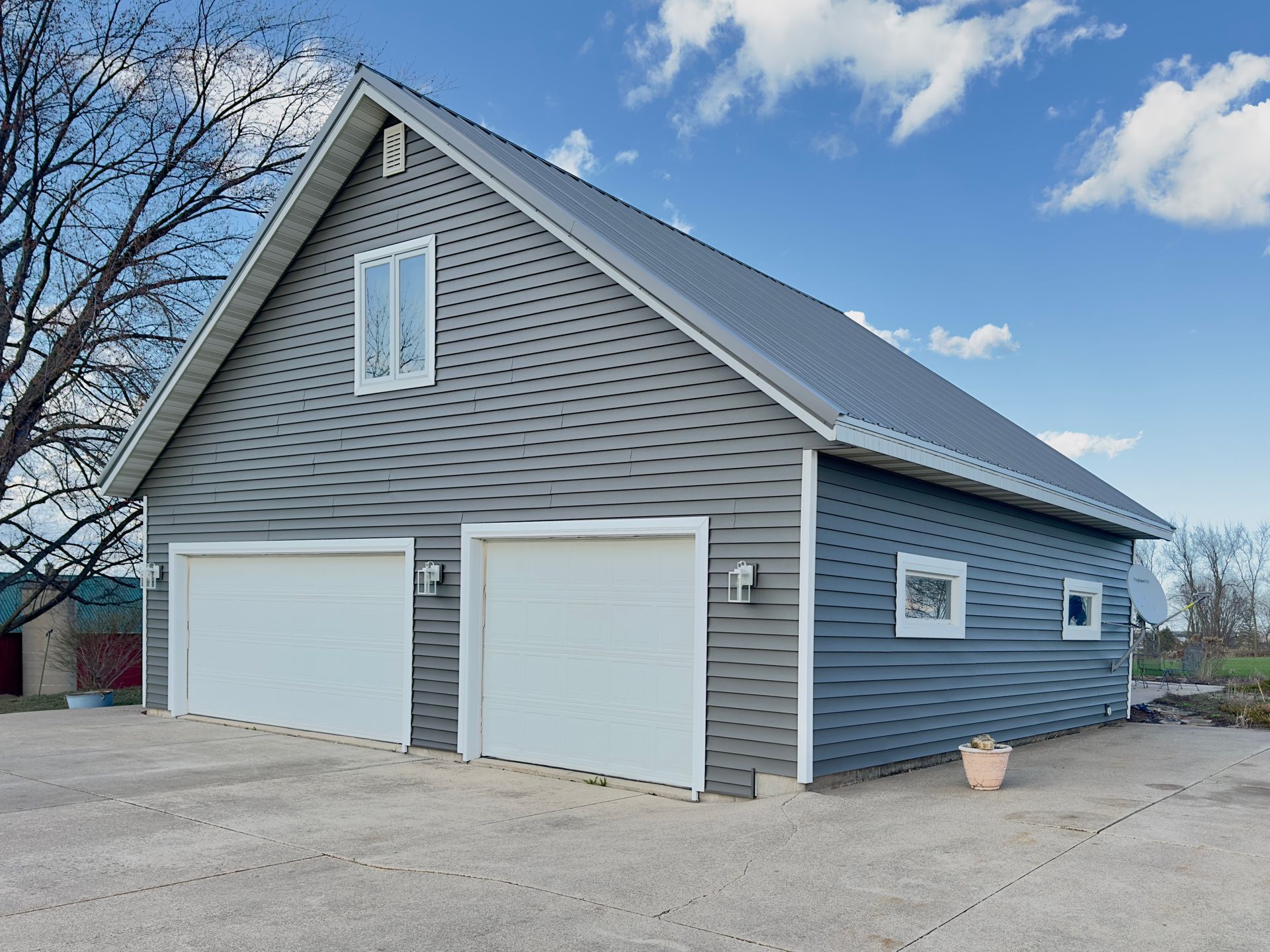 Residential Siding & Window Replacement, Norandex D5 Graphite 2024, Hail Damage Restoration in Hortonville WI before & after
