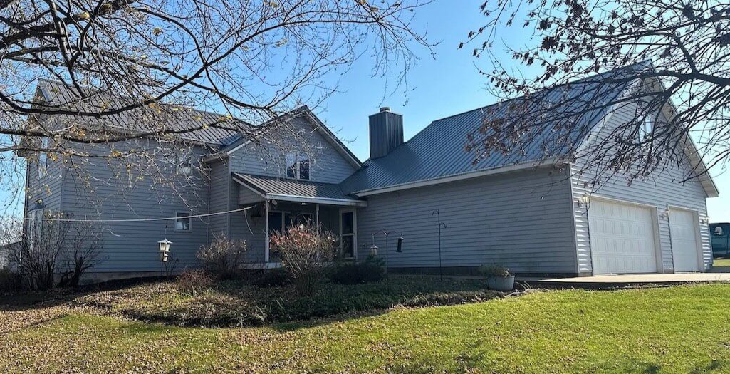 Badgerland Restoration & Remodeling residential general contractor Weyauwega Wisconsin siding replacement after photo 
