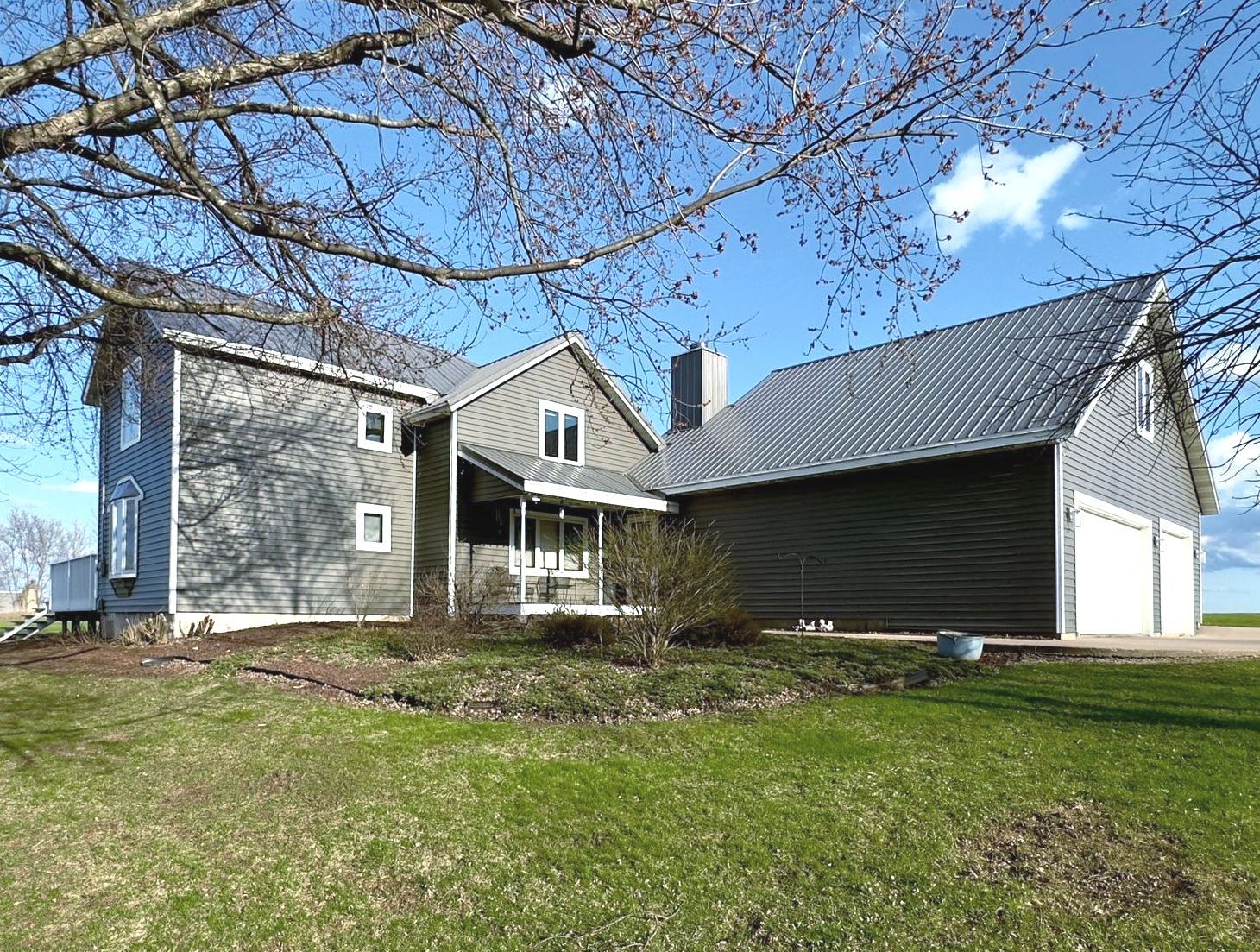 Residential Siding & Window Replacement, Norandex D5 Graphite 2024, Hail Damage Restoration in Hortonville WI before & after