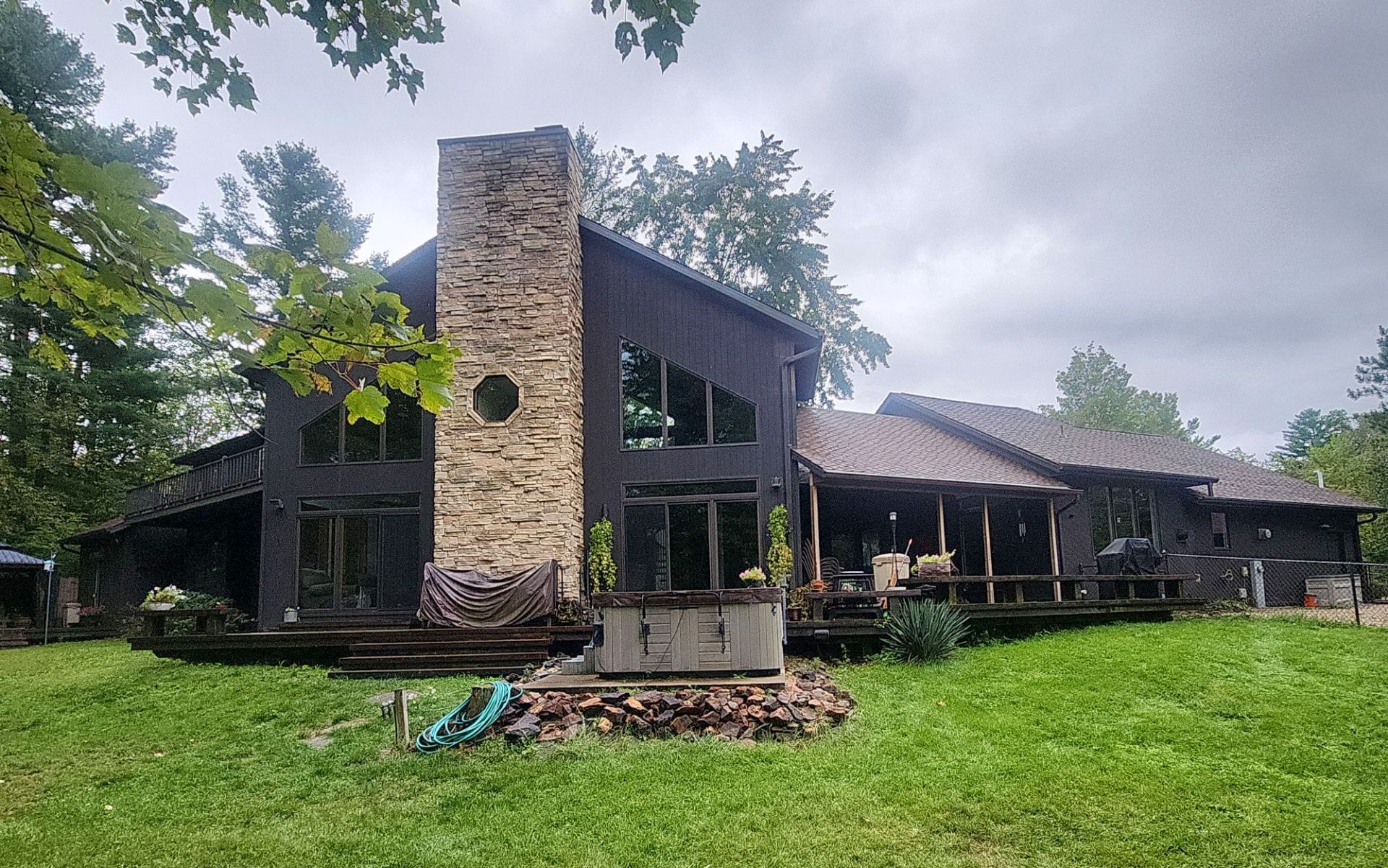 Roofing Contractor Wisconsin - Burst Pipe - Frozen Pipe - Water mitigation - Water Clean Up - Siding Contractor Wisconsin - Home Insurance Claim - Home repairs - Roof Replacement - Badgerland Restoration & Remodeling - New London - Wisconsin Rapids - Stevens Point - Appleton