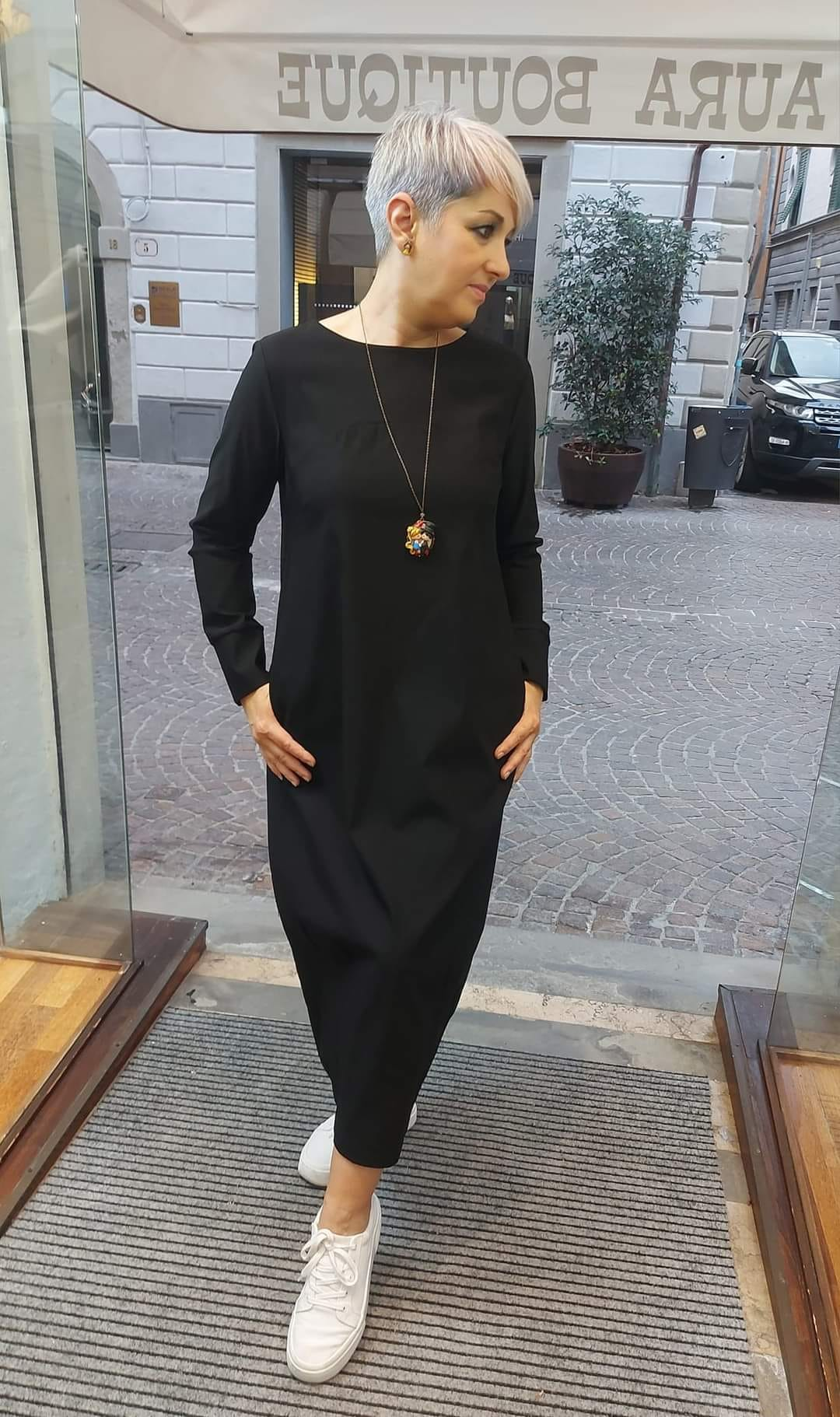 abito nero largo