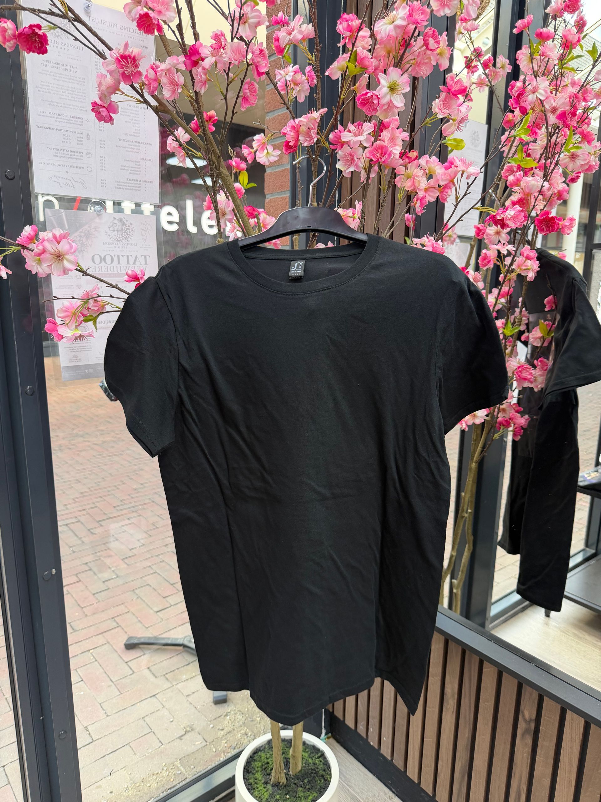 Zwart bedrukte unisex T-shirts met je eigen idee