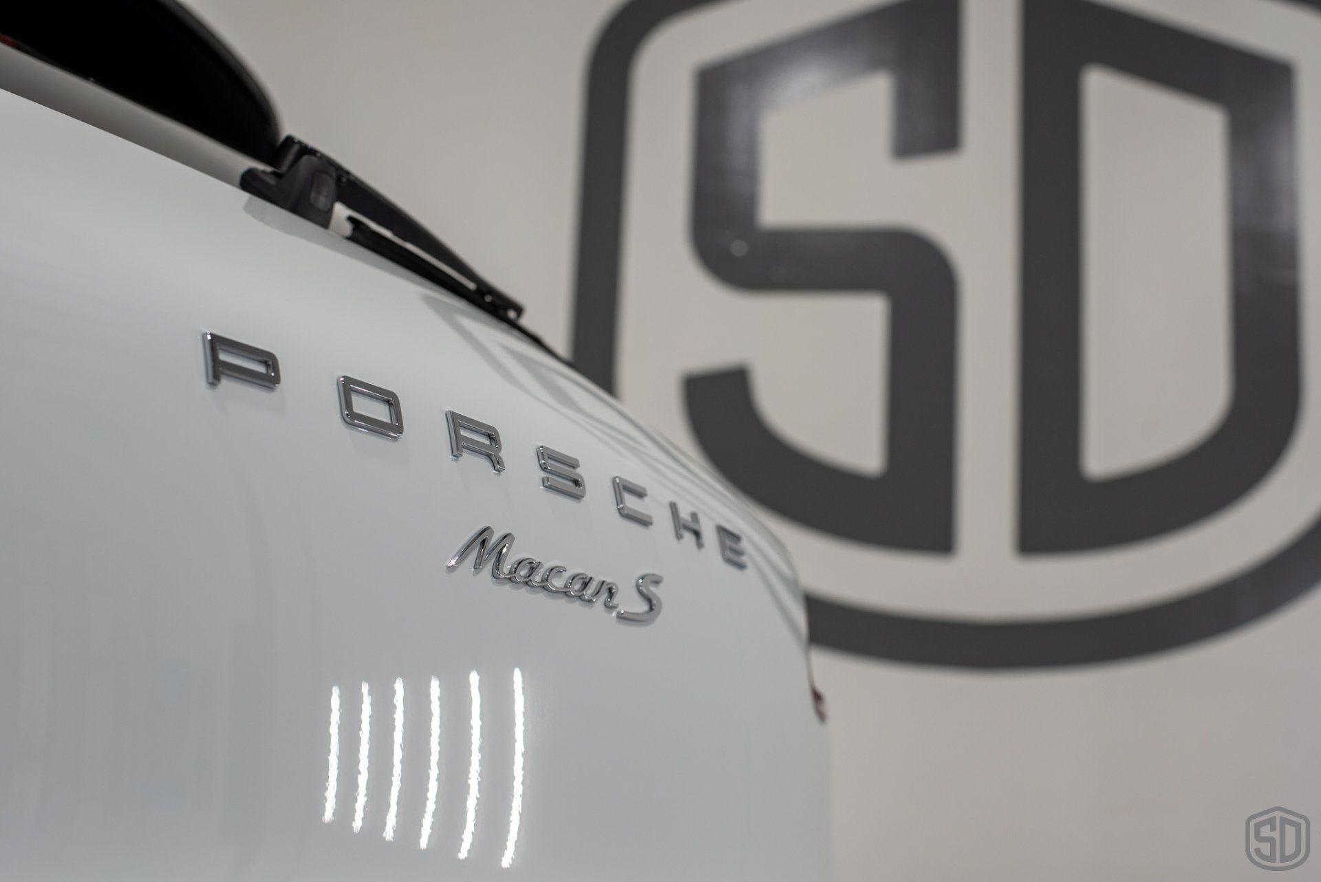 2019 Porsche Macan high end detailing Modesta BC-06 water repellent glass coating and Modesta Heat resistant coating for wheels and calipers Orlando