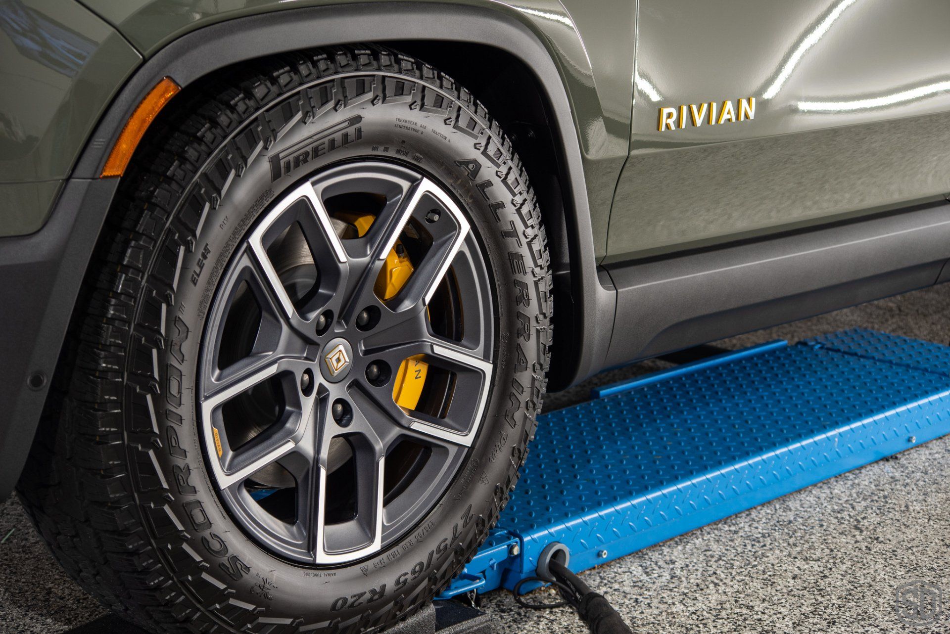 2022 Rivian R1T Preparation Wash, Emblem Removal, Level 2 Paint Correction, Paint Protection Film, Modesta BC-08 Ceramic Coating Orlando