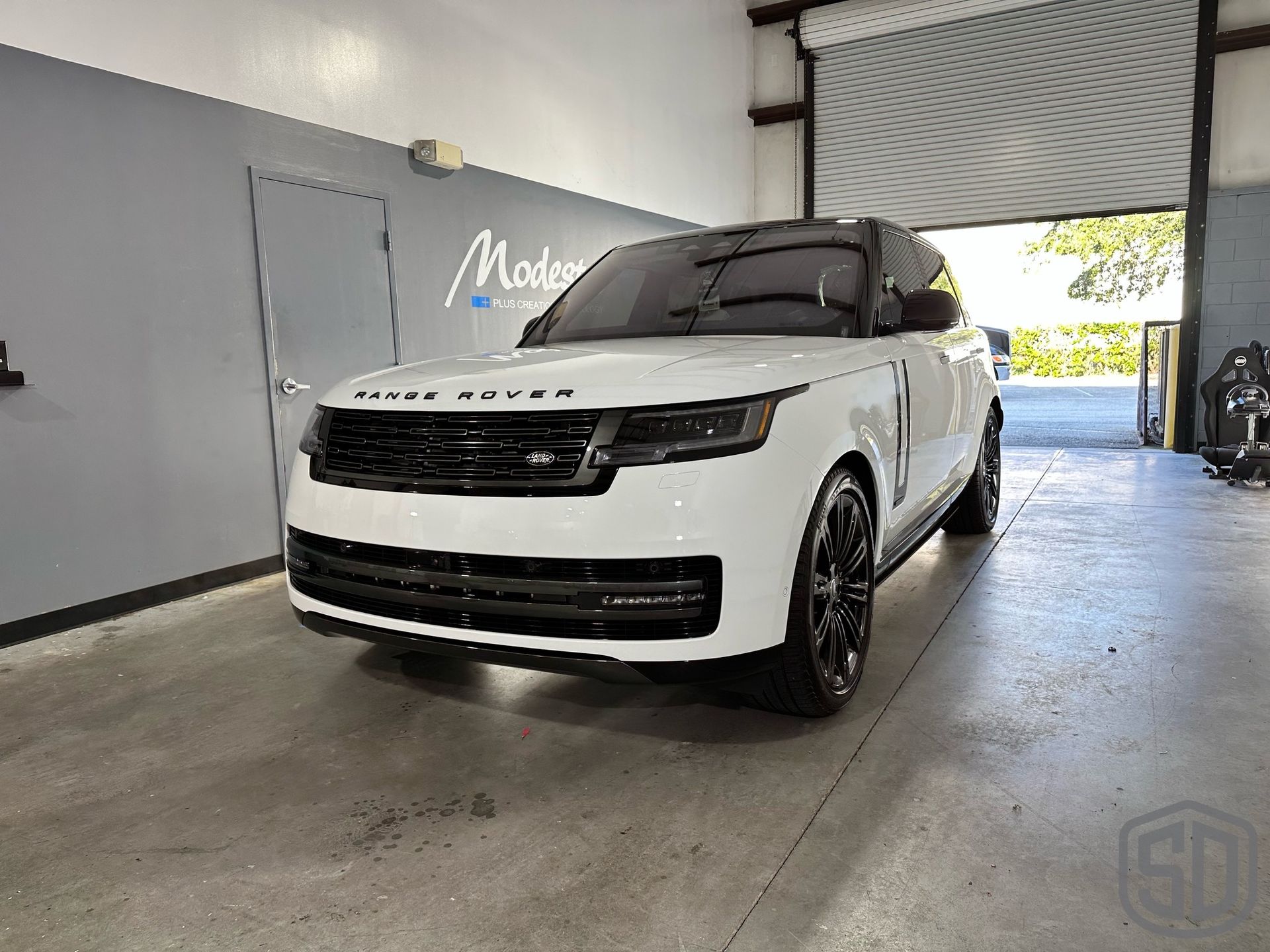2023 Land Rover Range Rover Autobiography Detailing, Suntek Paint Protection Film, Ceramic Window Film, Modesta BC-06 Top Coat, Exterior Glass Coating, and BC-04 Nano-Titanium Coating front end detail Florida USA