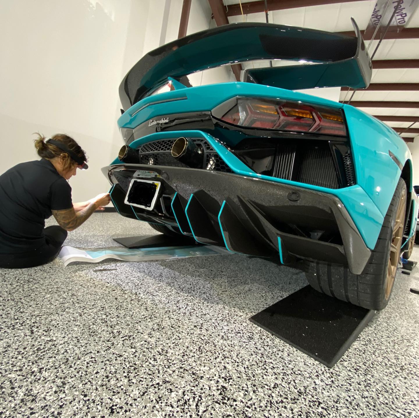 Blu Glauco Lambo SVJ