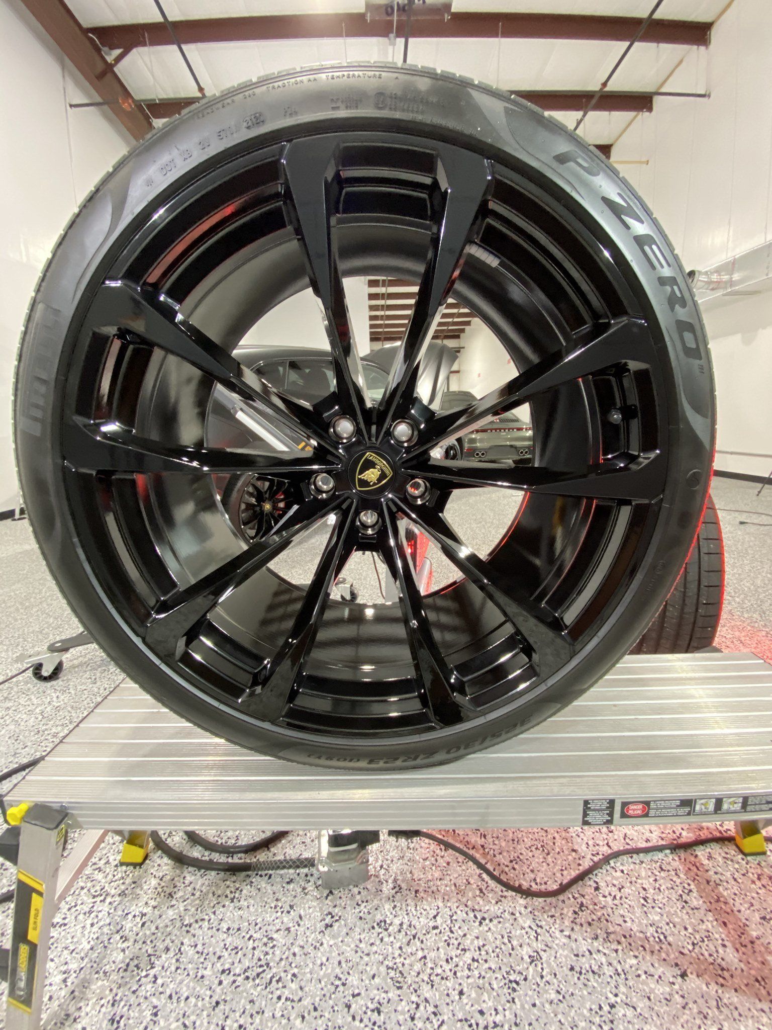 lamborghini wheel polishing