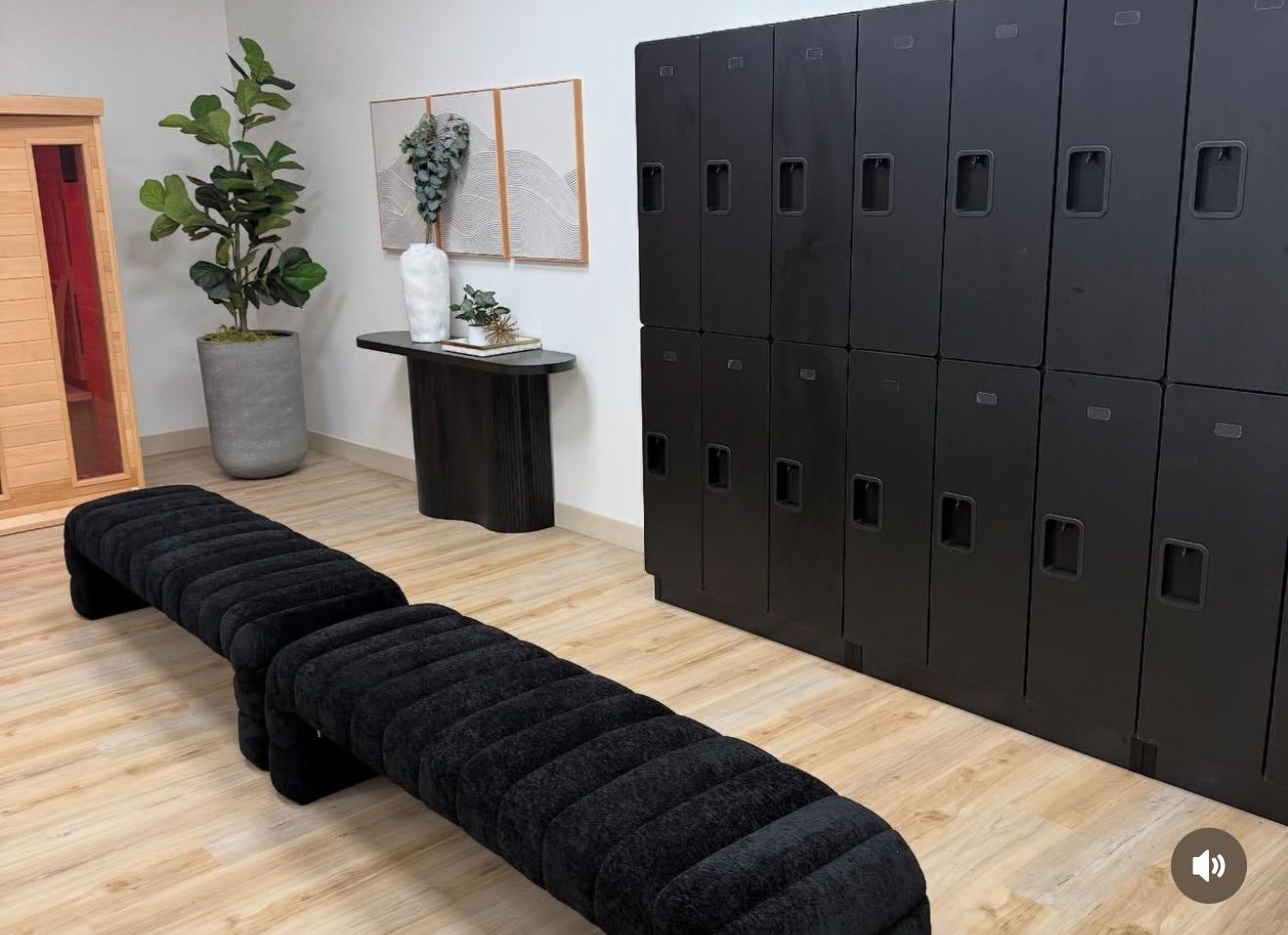 Locker room amenities inside Smash Fitness Lehigh Acres