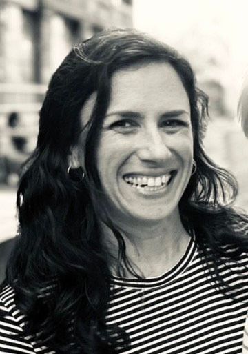 DR. AMANDA ROBOTTI PT