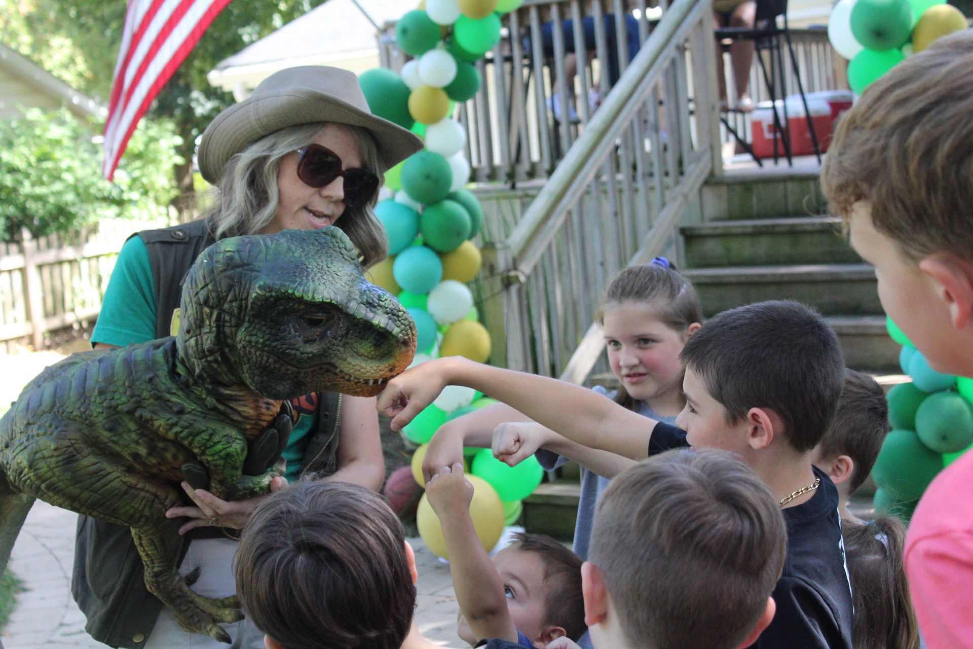 Dinosaurs Wild children's dinosaur parties in Chicagoland