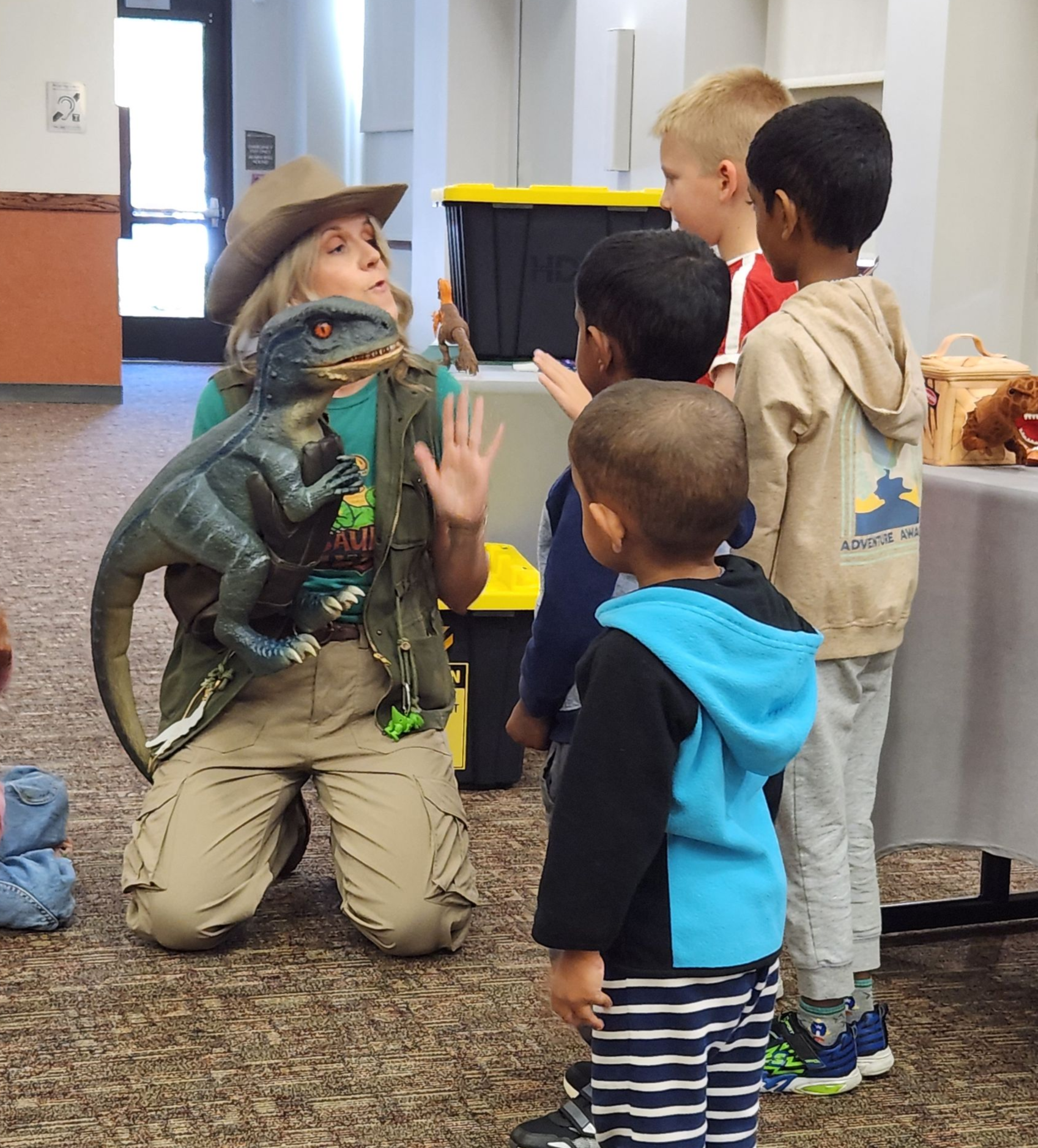 Interactive dinosaur show – Dinosaur Ranger Academy