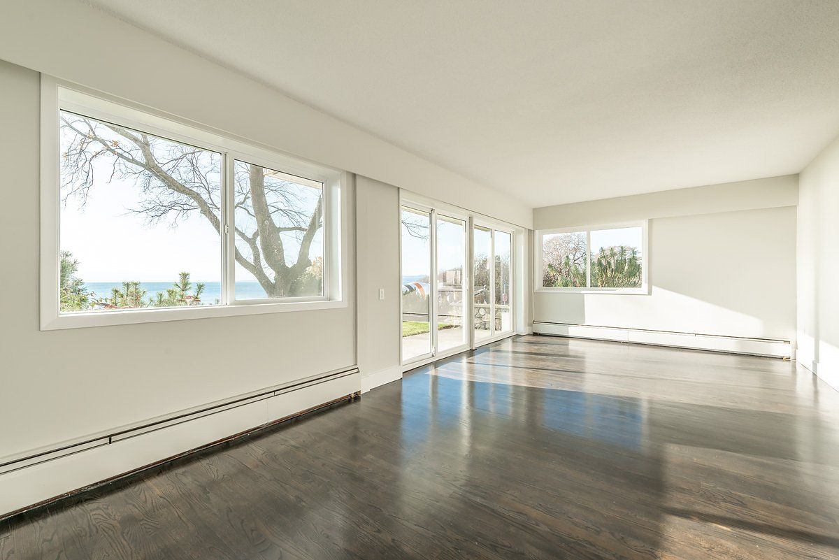 Royal Reef Apartments Gallery