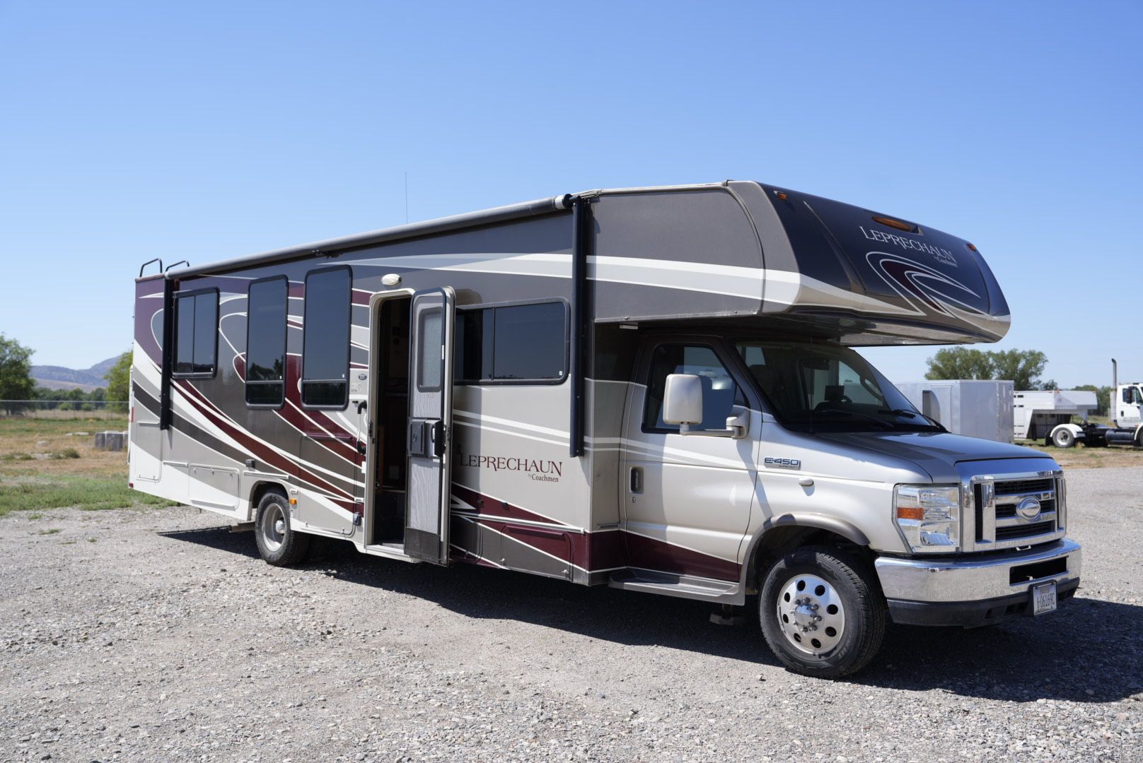 2016 Leprechaun RV