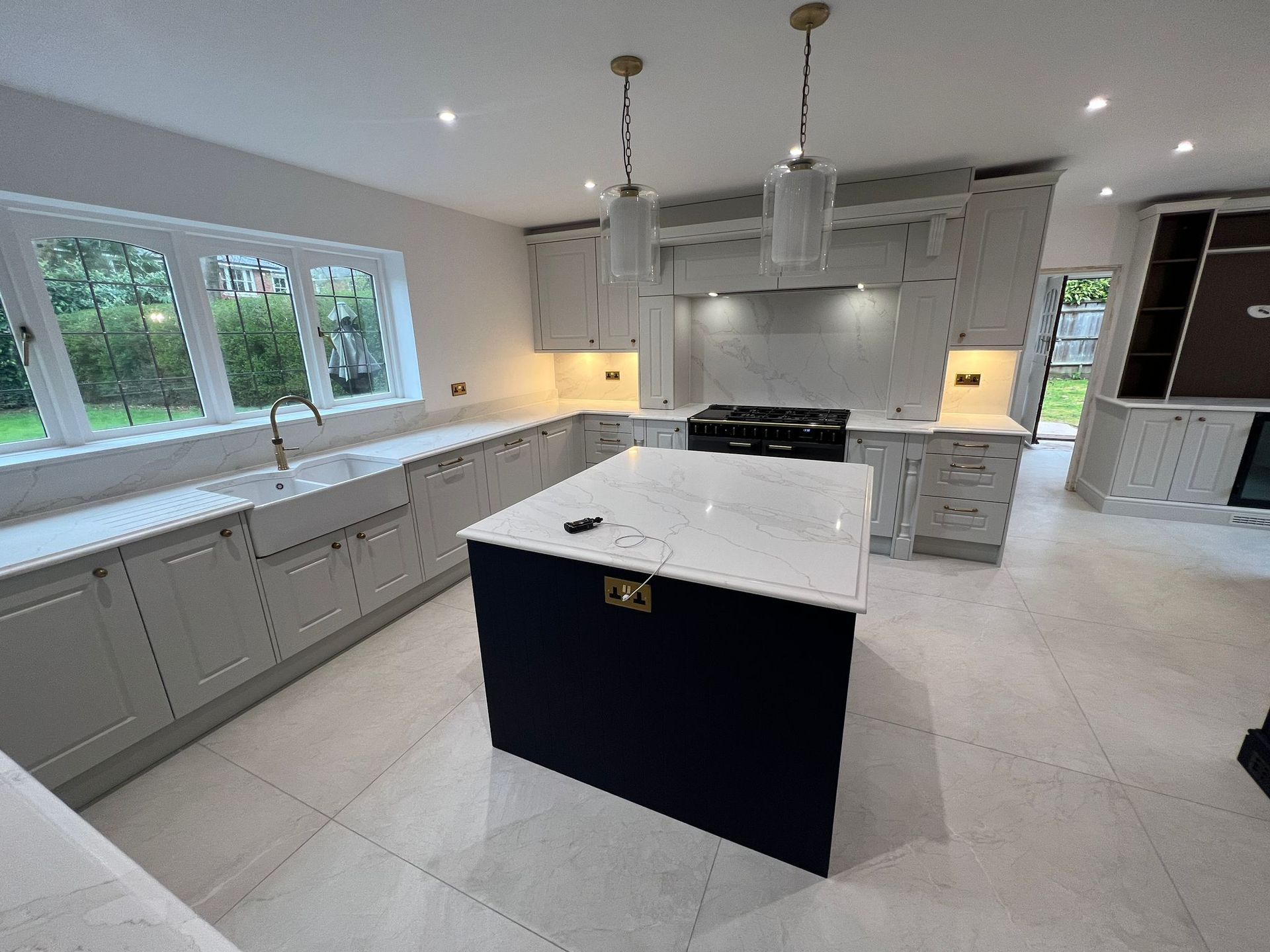 Bespoke contemporary kitchen project by Applewood Kitchens