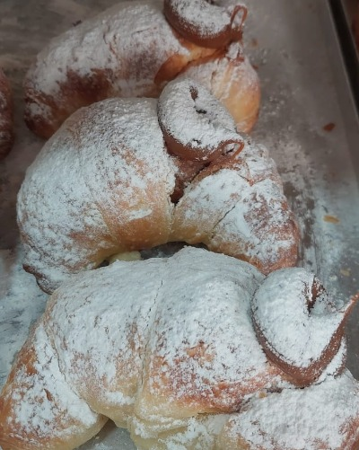 Medialuna dulce de leche