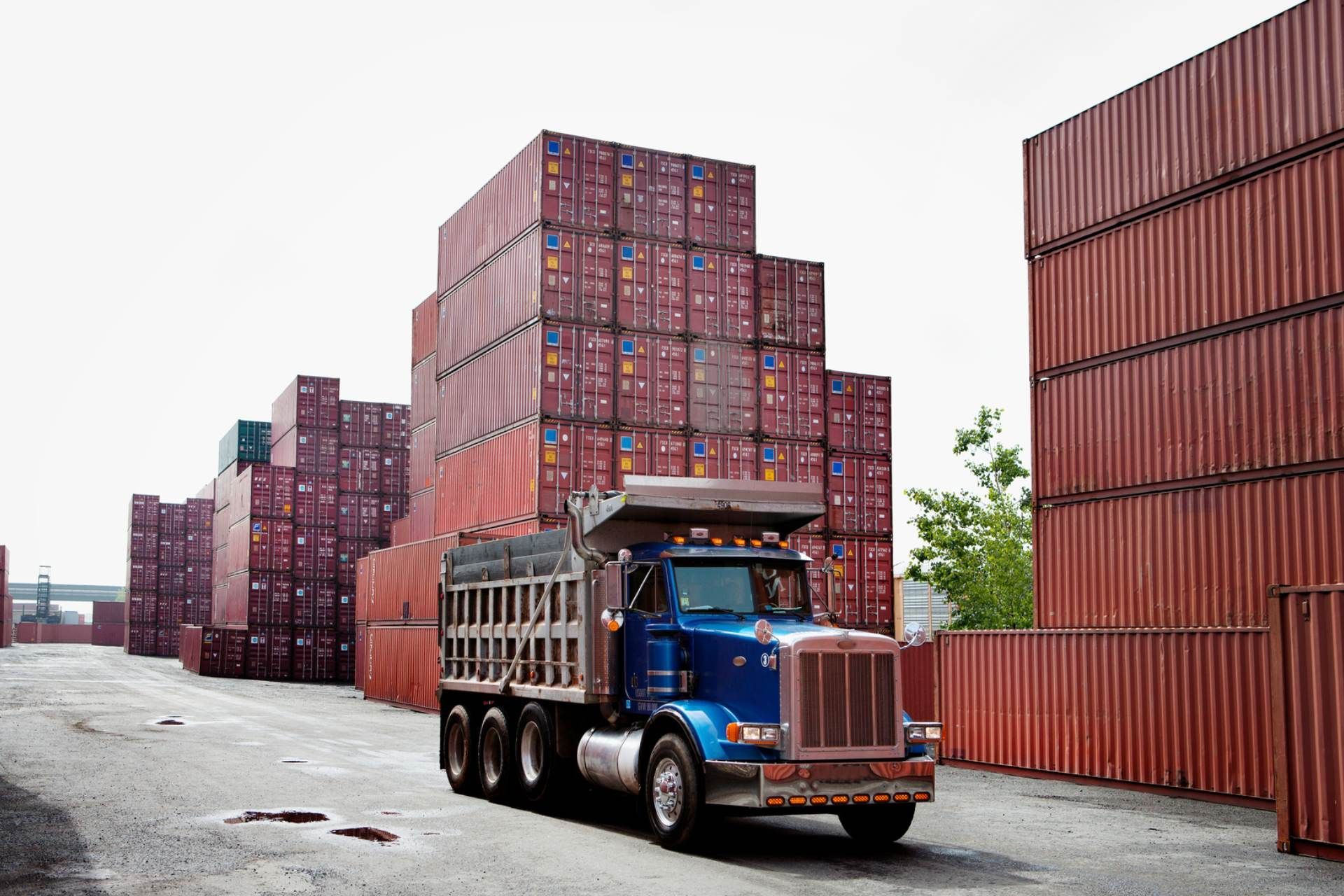 Figuring out your shipping needs for your upcoming trip, shipping near Nicholasville, Kentucky (KY)