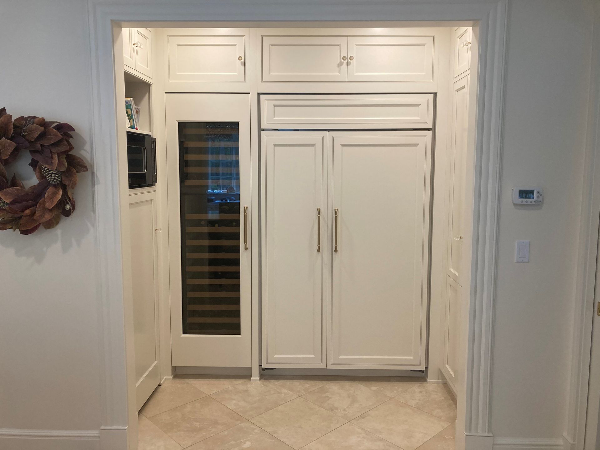 Kitchen with appliances – Guilford, CT - Red Door Kitchen & Bath Studio Kitchen with appliances – Guilford, CT - Red Door Kitchen & Bath Studio