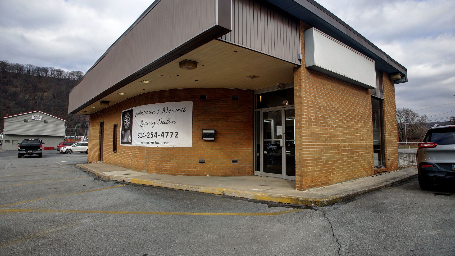 Colourluxe Johnstown ABOUT THE SALON