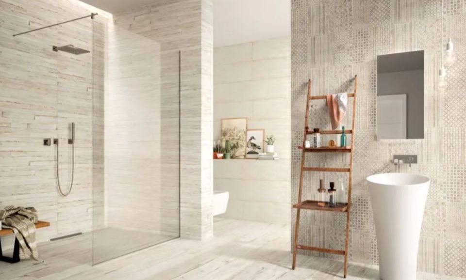 Naxos line Shower