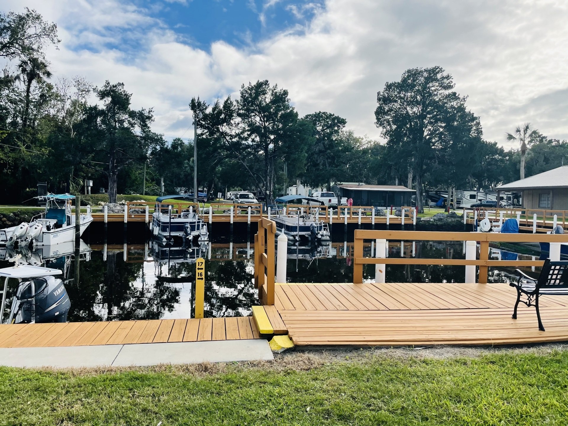 Outdoor Resort | Homosassa, FL | 352-628-2000
